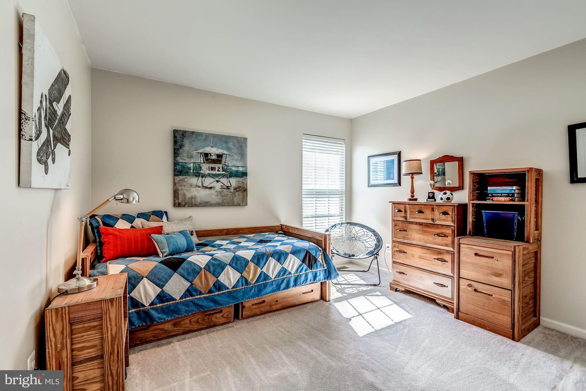 SOUTH RIDING - Residential