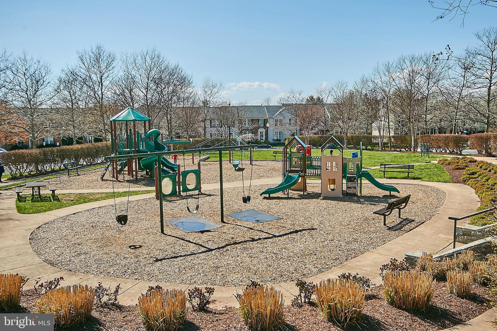 SOUTH RIDING - Residential