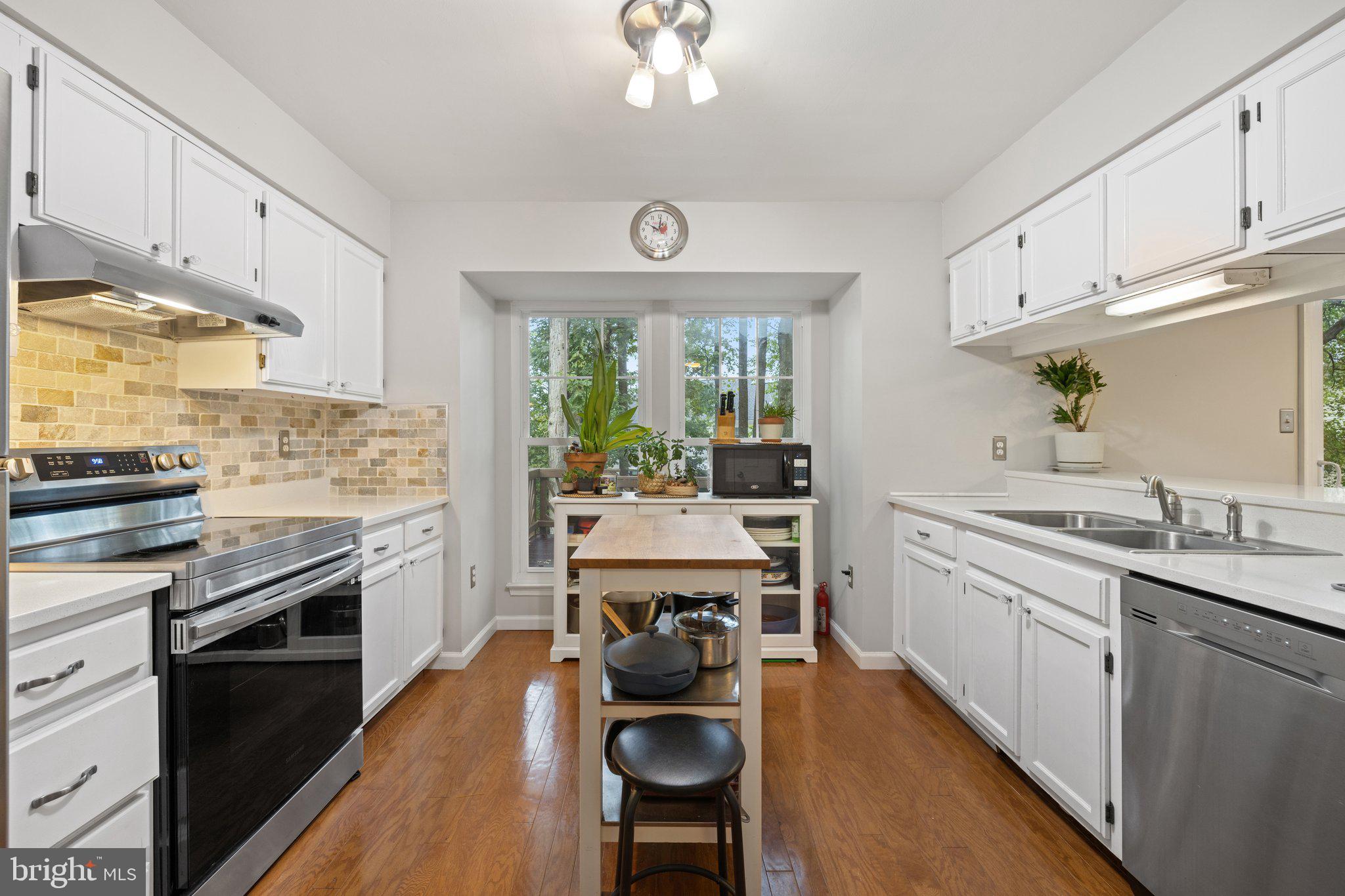 LAKE RIDGE - Residential