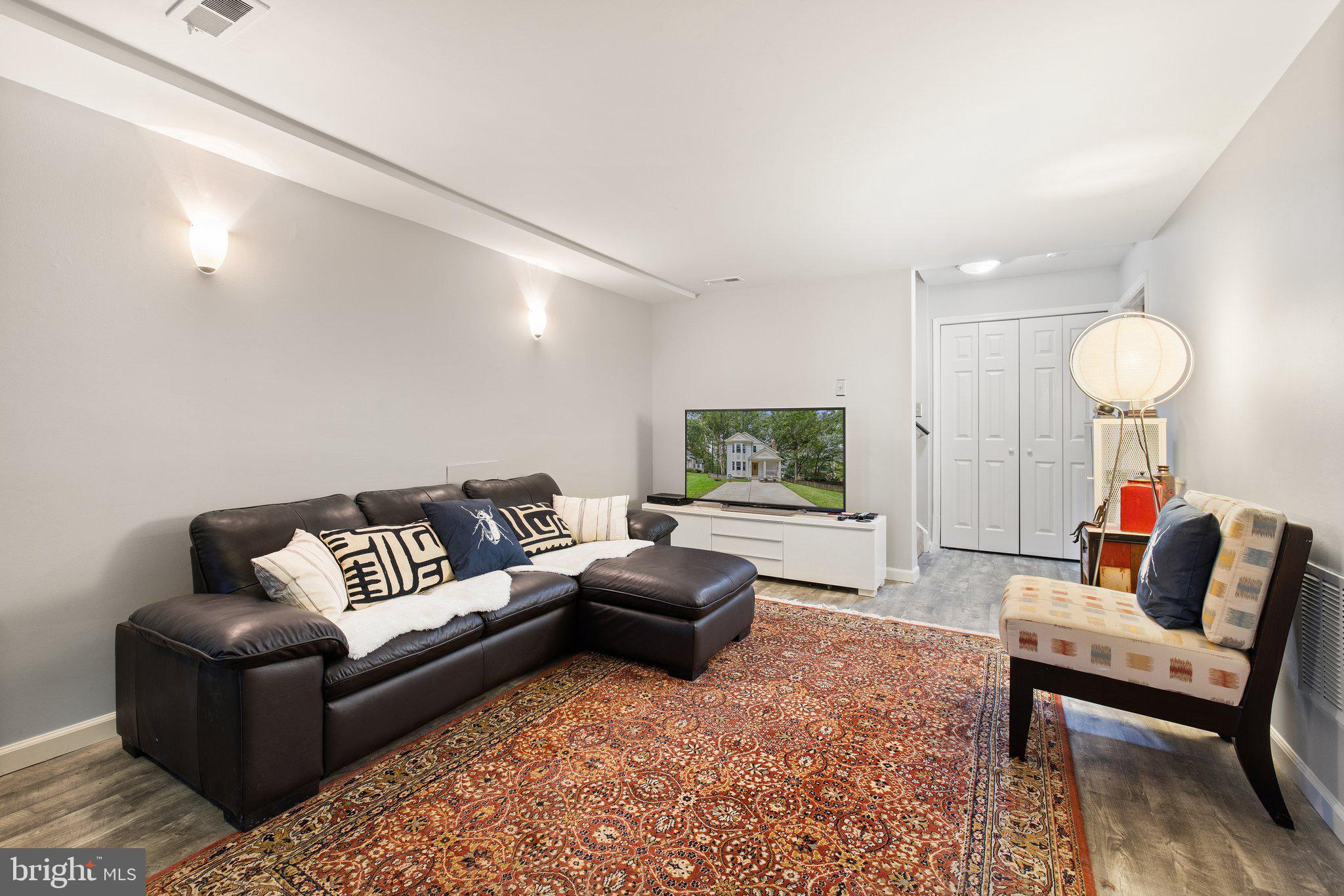 LAKE RIDGE - Residential