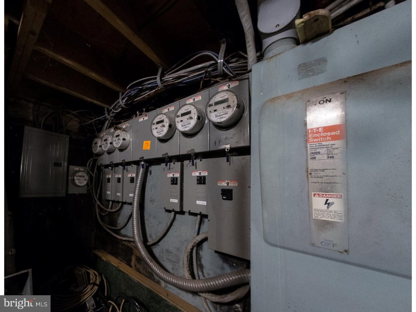 FAIRMOUNT - Commercial Sale