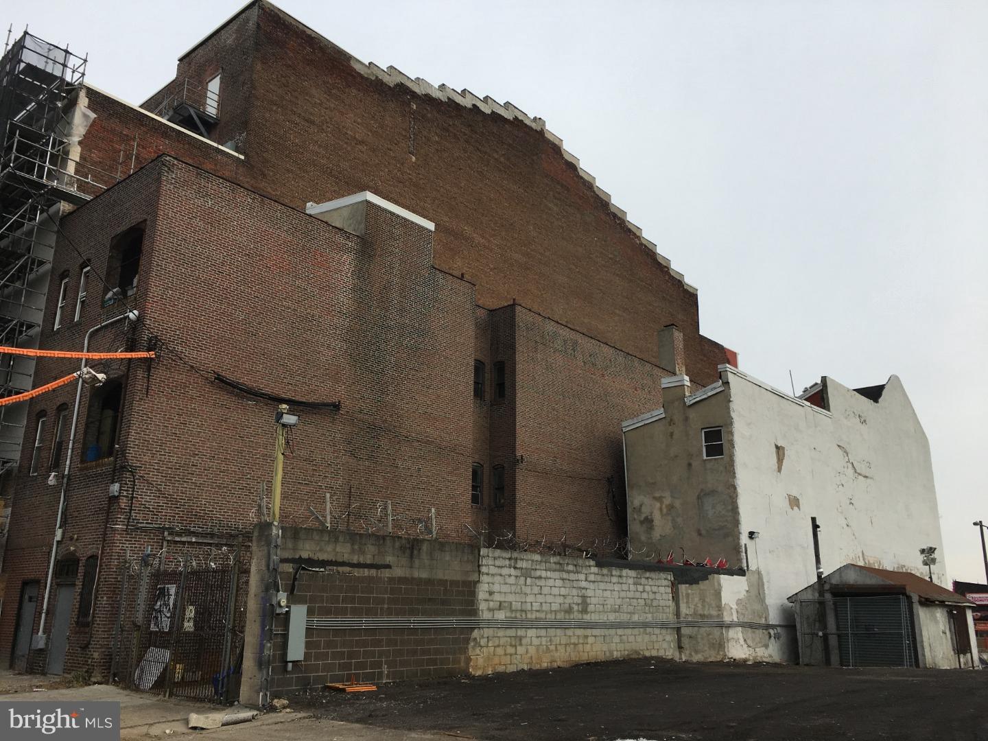 FAIRMOUNT - Commercial Sale