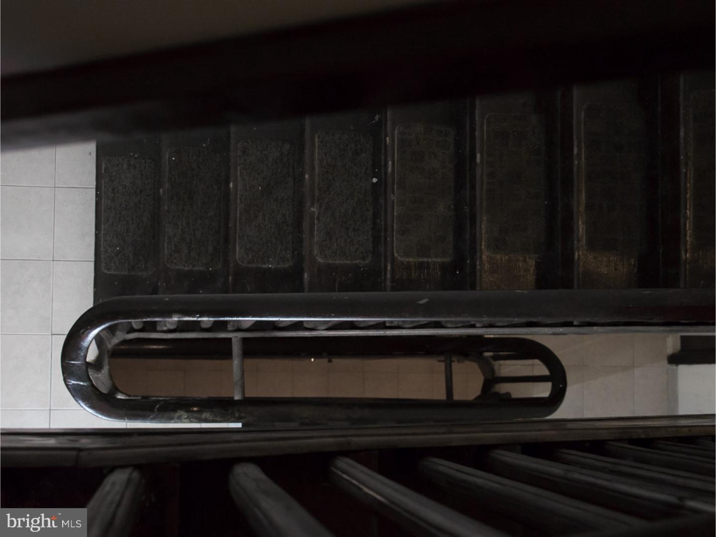 FAIRMOUNT - Commercial Sale