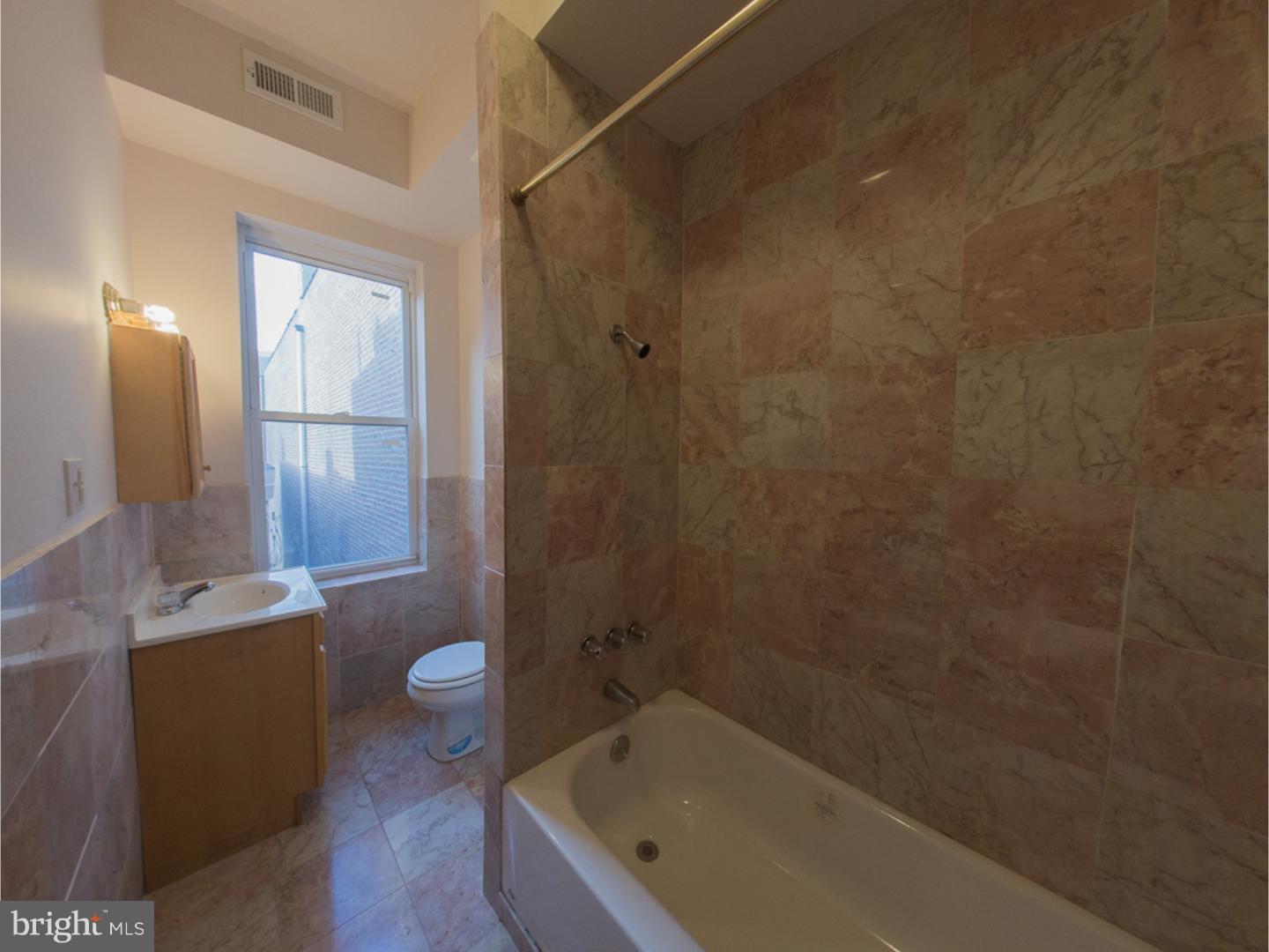 FAIRMOUNT - Commercial Sale