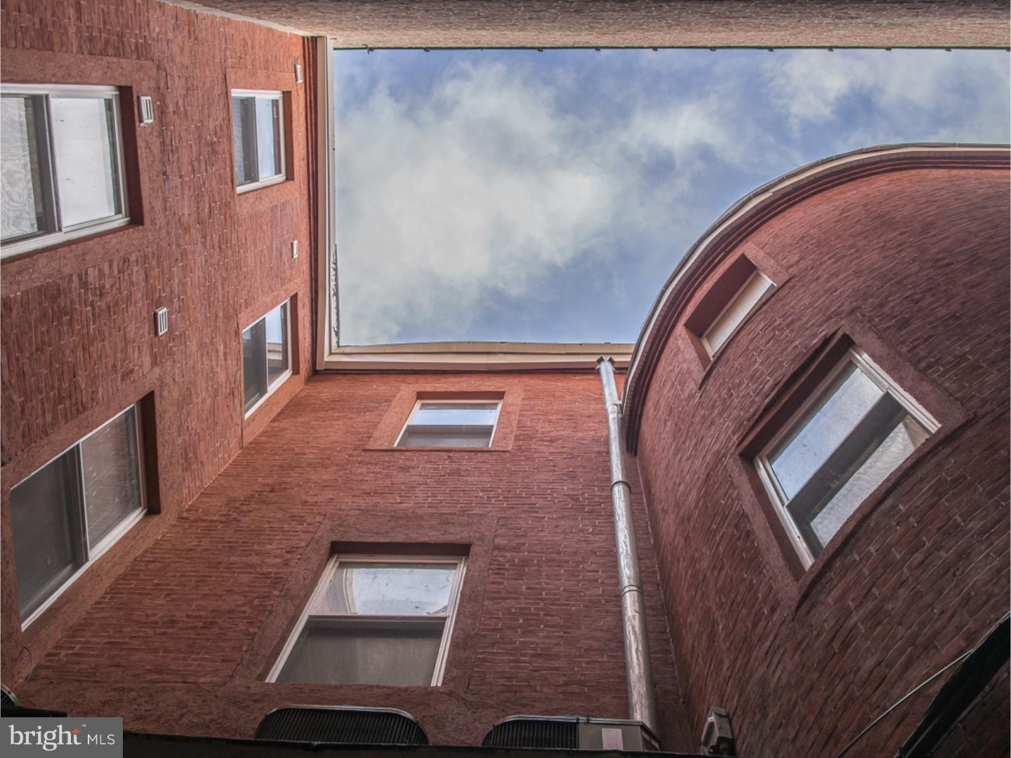 FAIRMOUNT - Commercial Sale