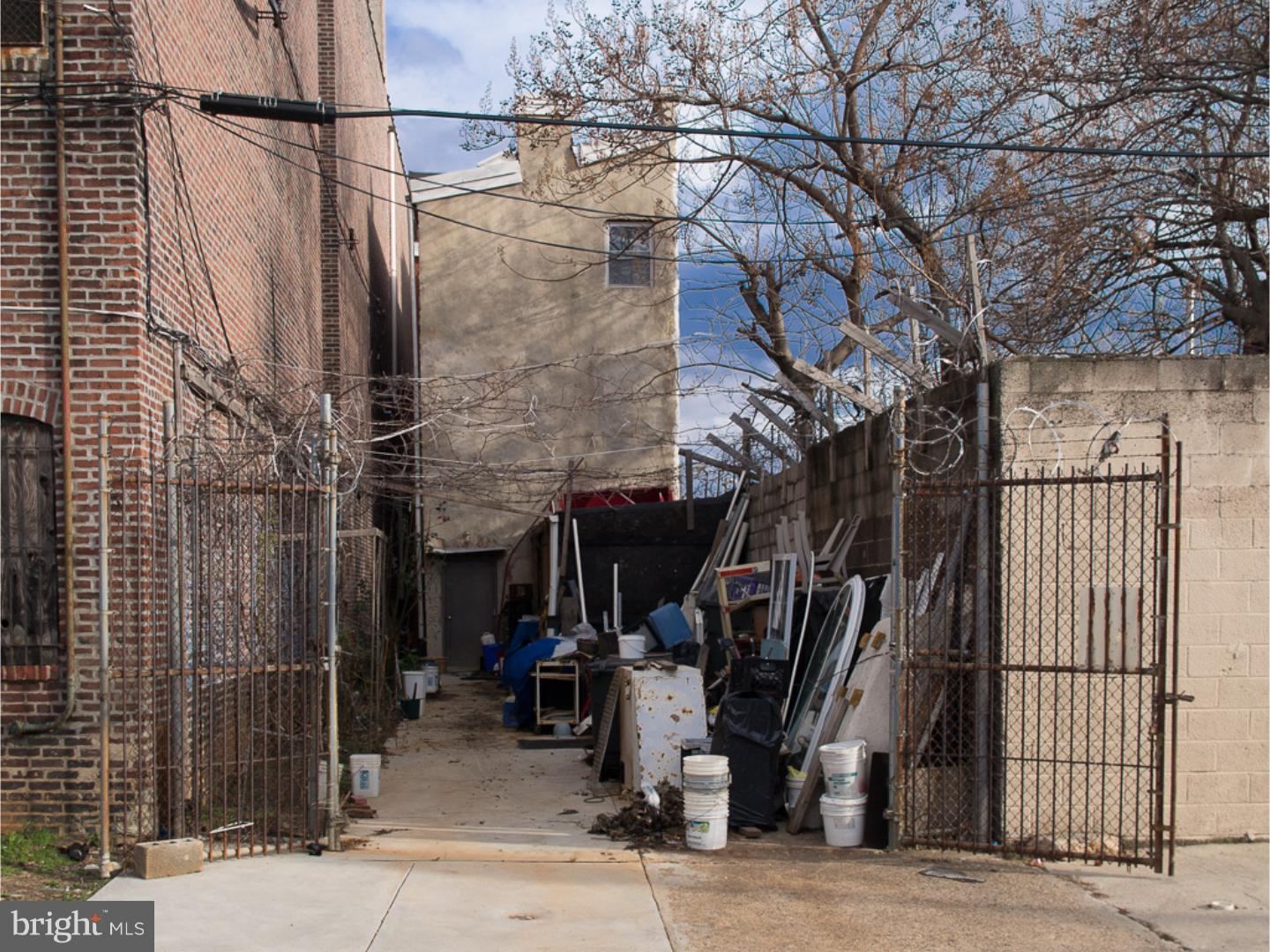 FAIRMOUNT - Commercial Sale