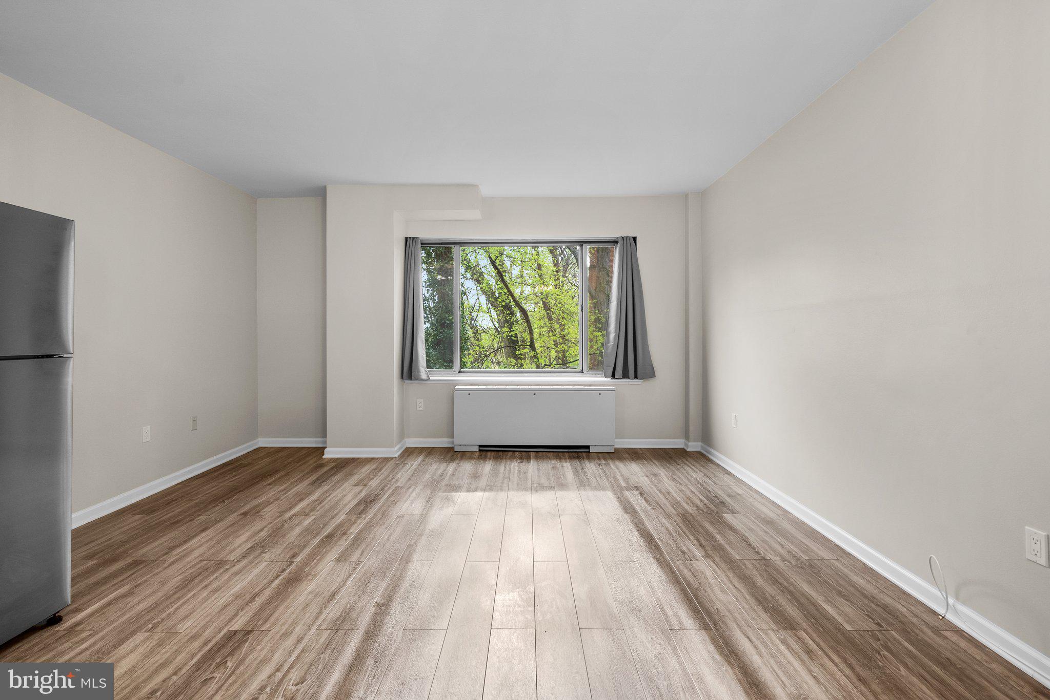FOREST HILLS - Residential Lease