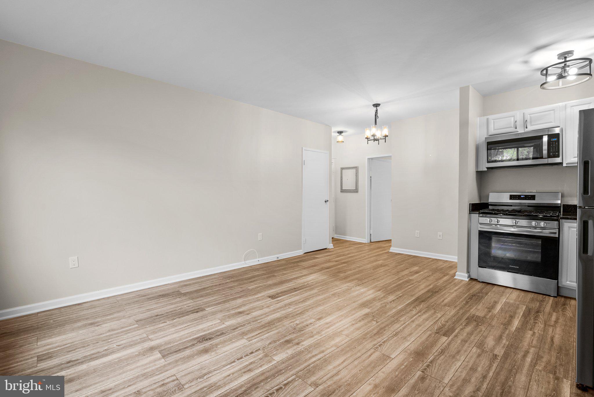 FOREST HILLS - Residential Lease