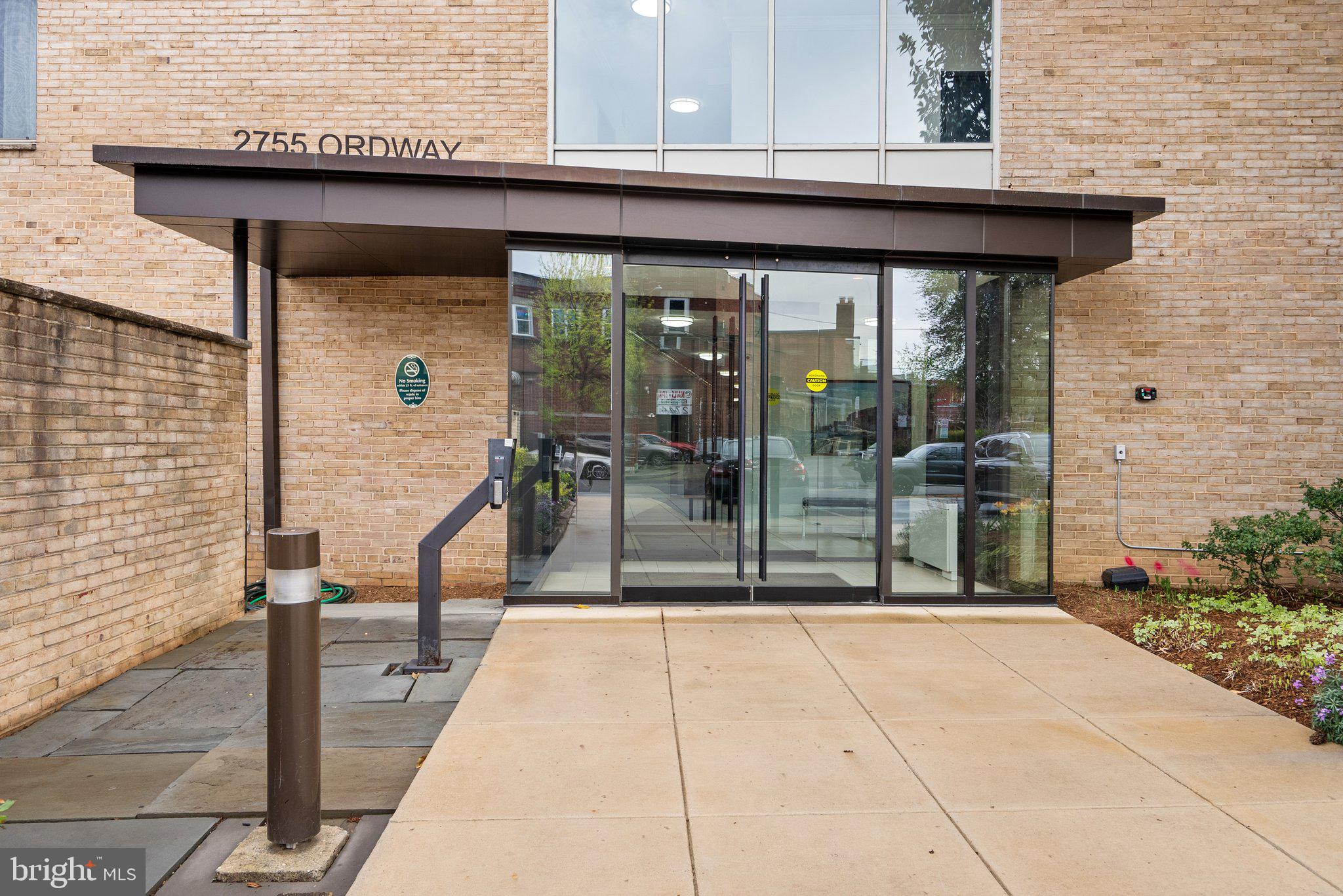 FOREST HILLS - Residential Lease