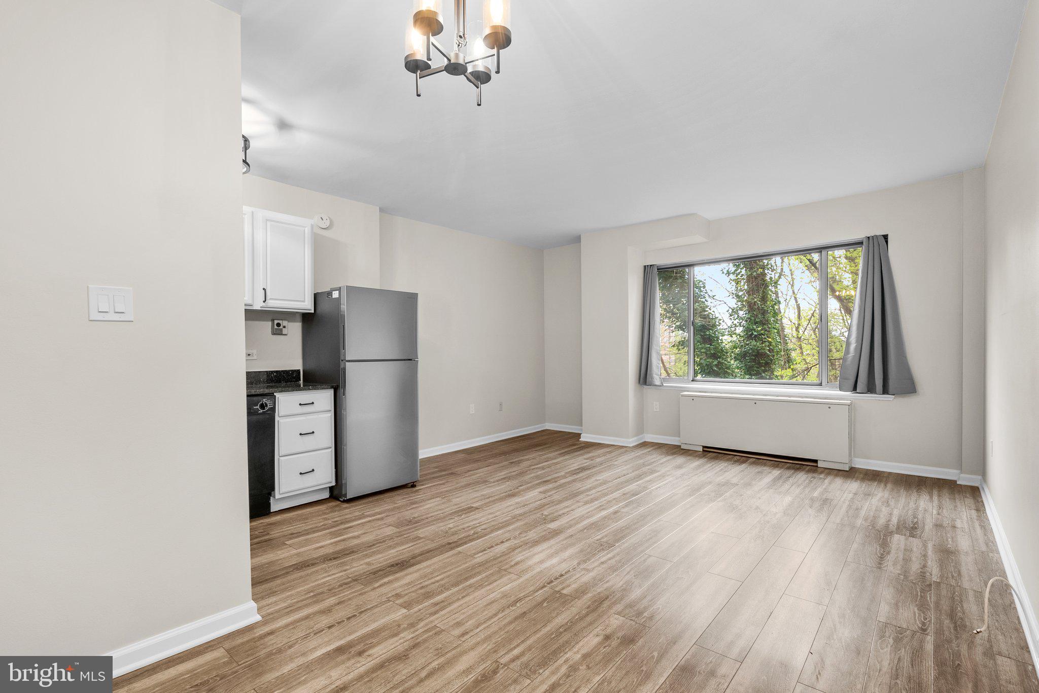 FOREST HILLS - Residential Lease