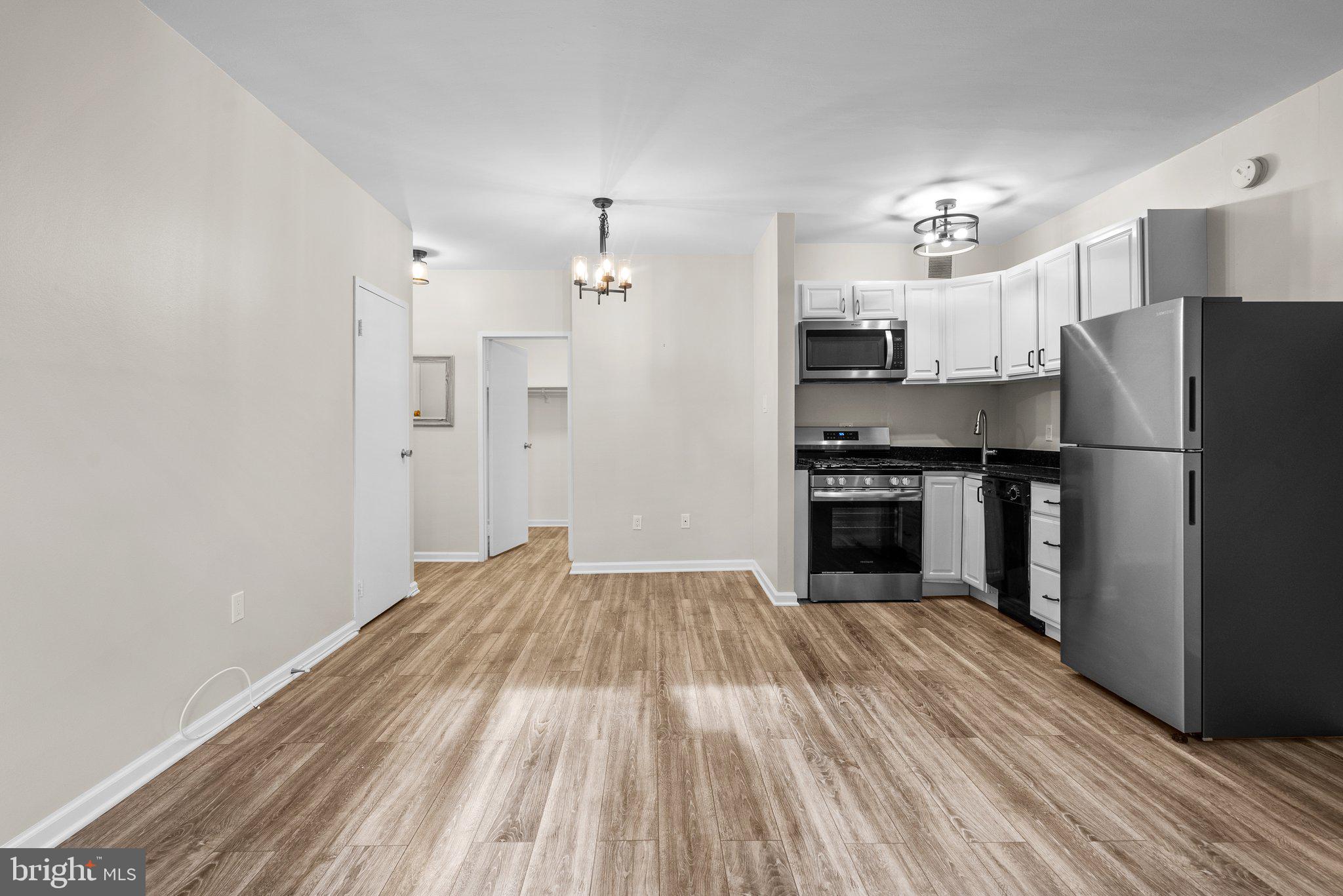 FOREST HILLS - Residential Lease