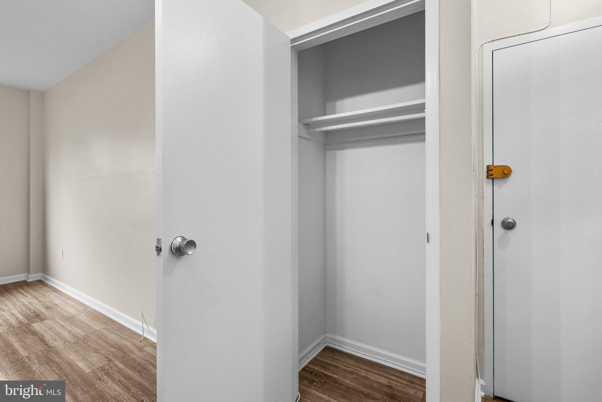FOREST HILLS - Residential Lease