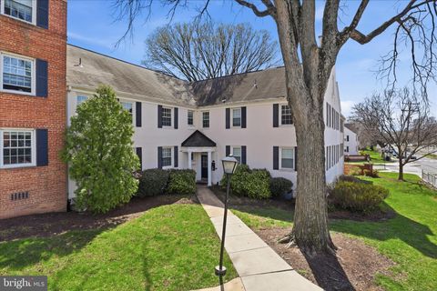 1305 S WALTER REED DRIVE 201 ARLINGTON VA 22204