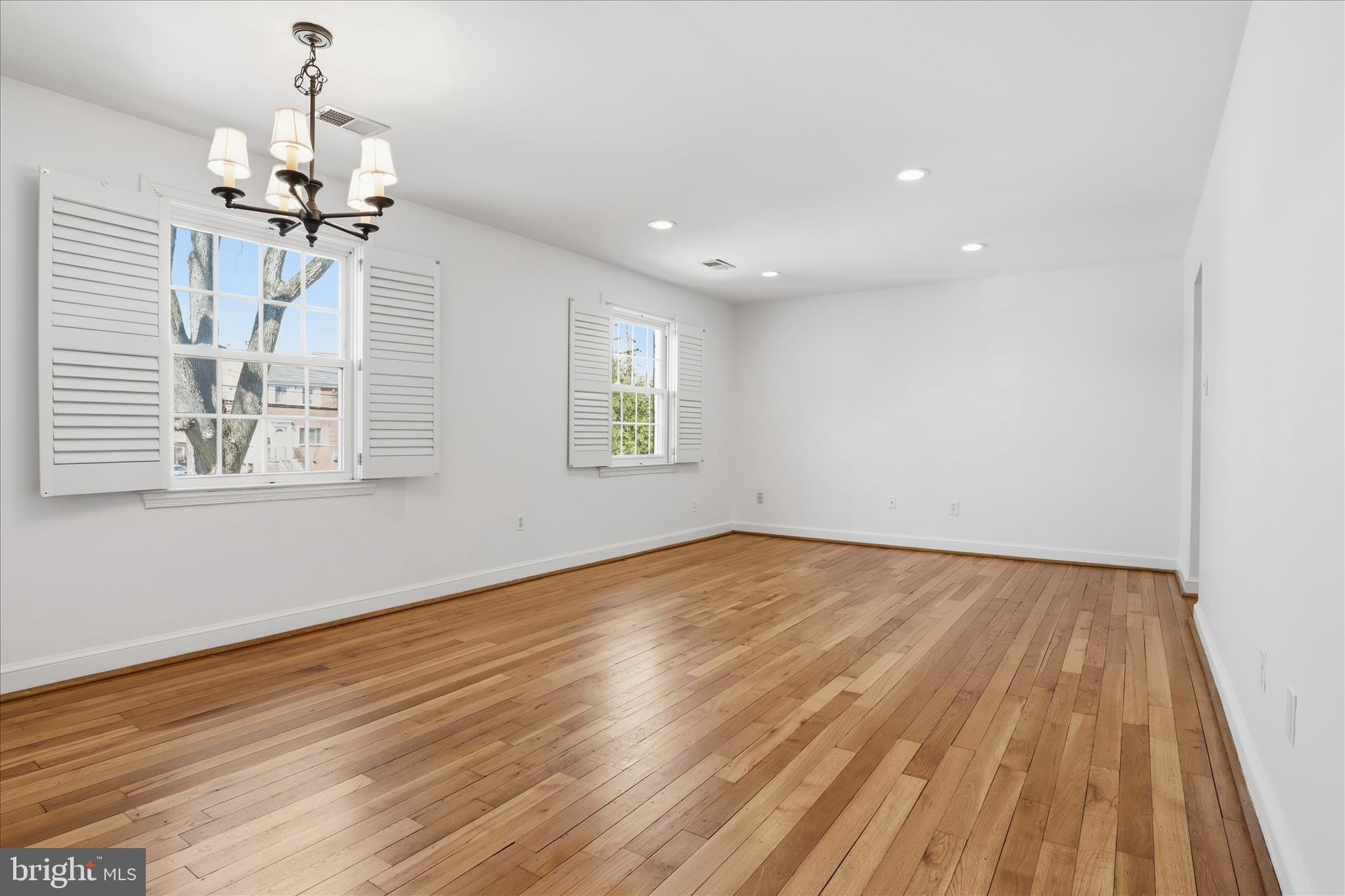 1305 S WALTER REED DRIVE 201