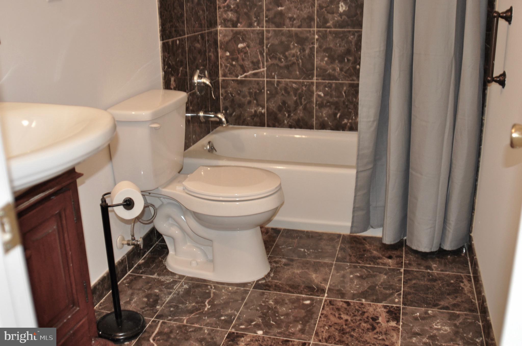 STONEWALL MANOR - Residential Lease