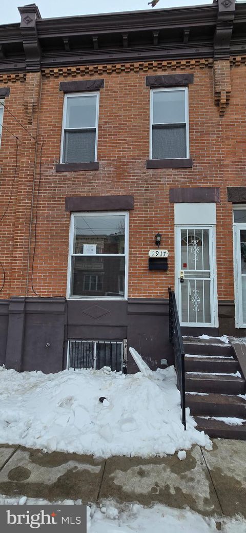 Townhouse For Sale - 1917 Point Breeze Avenue<br/> PHILADELPHIA, PA 19145