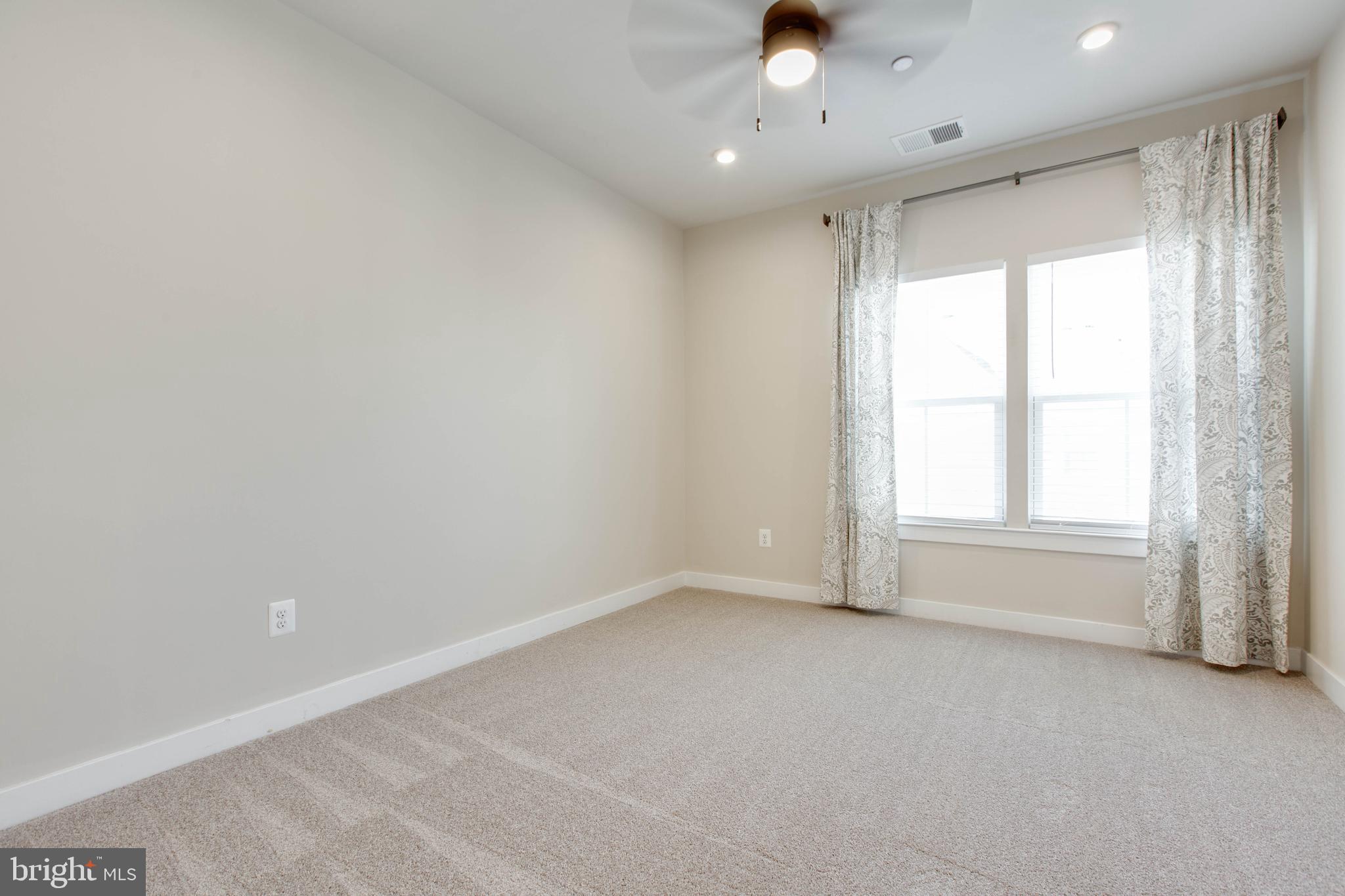 ELLICOTTS RETREAT - Residential