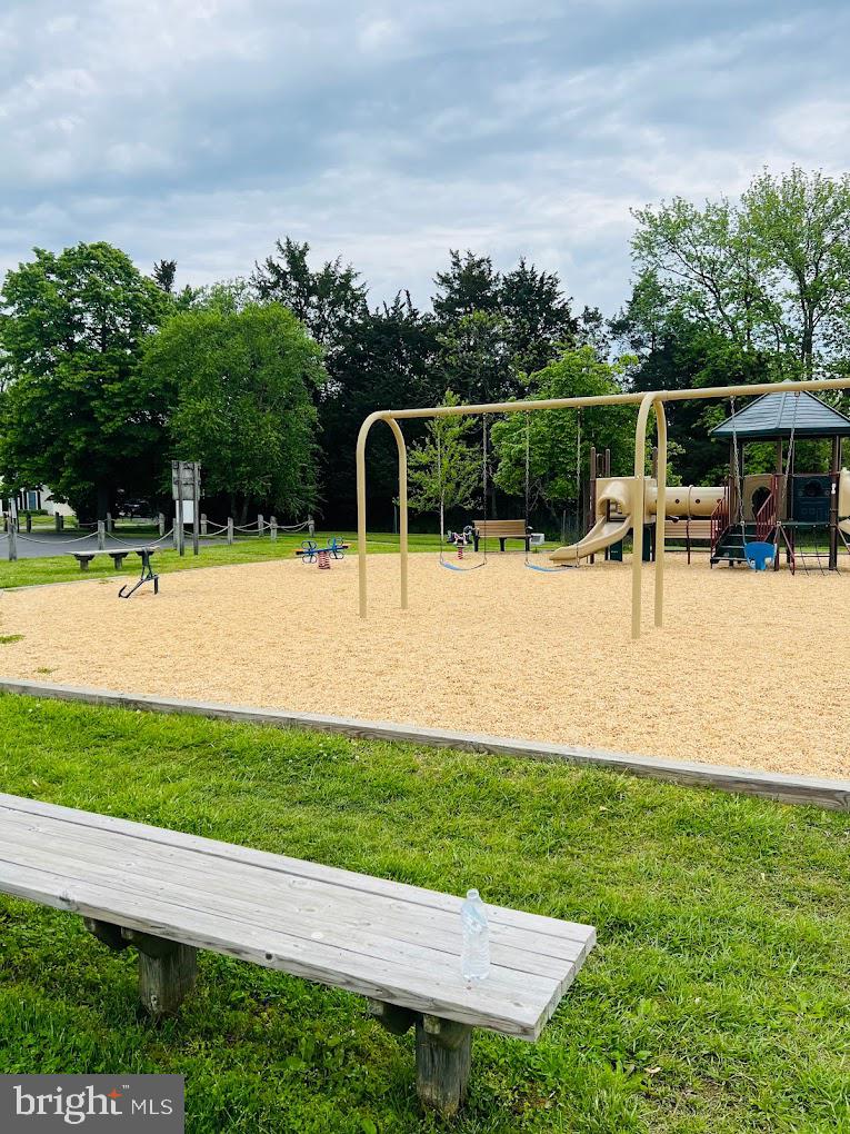 HILLSMERE SHORES - Residential