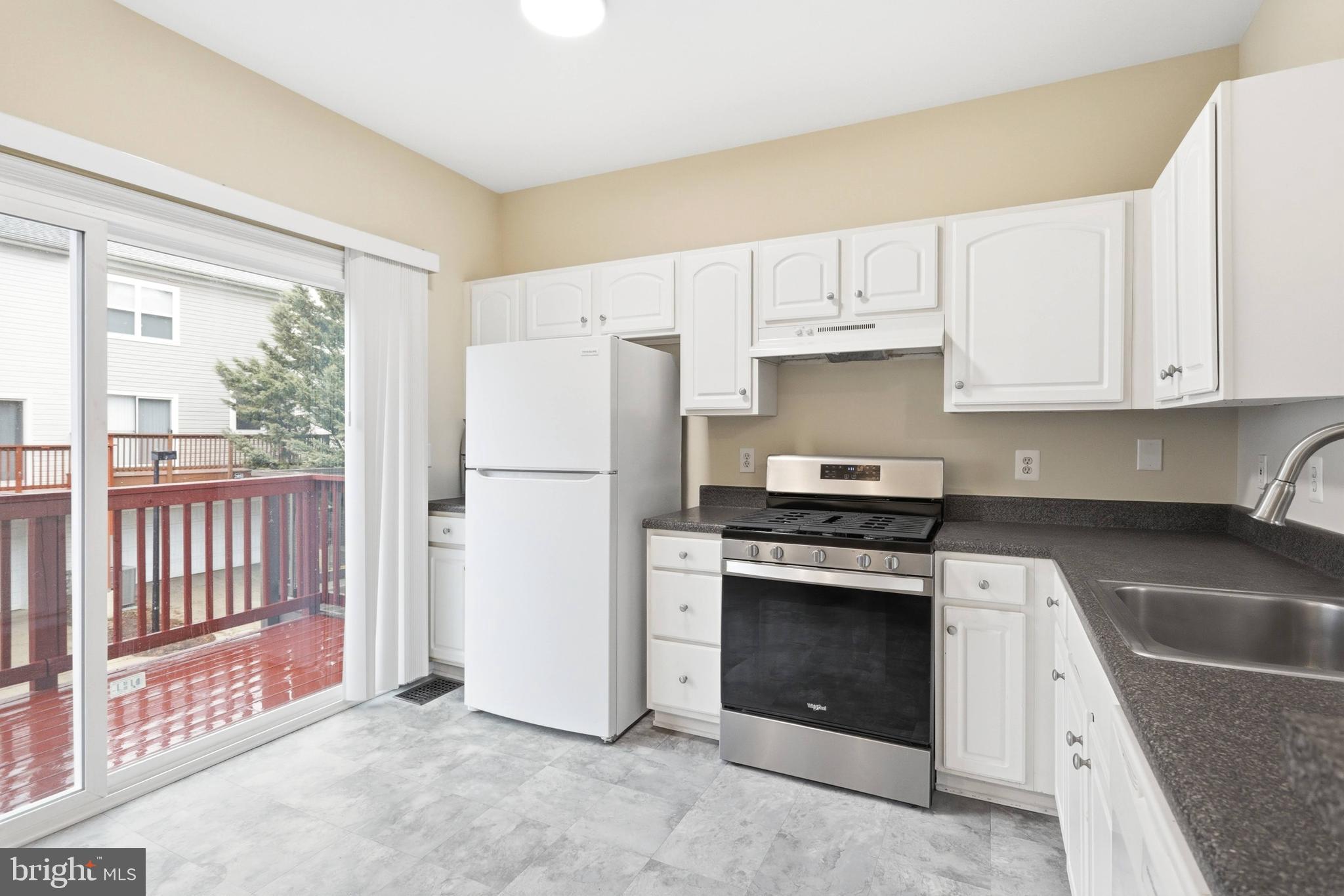 PARKSIDE AT ASHBURN - Residential