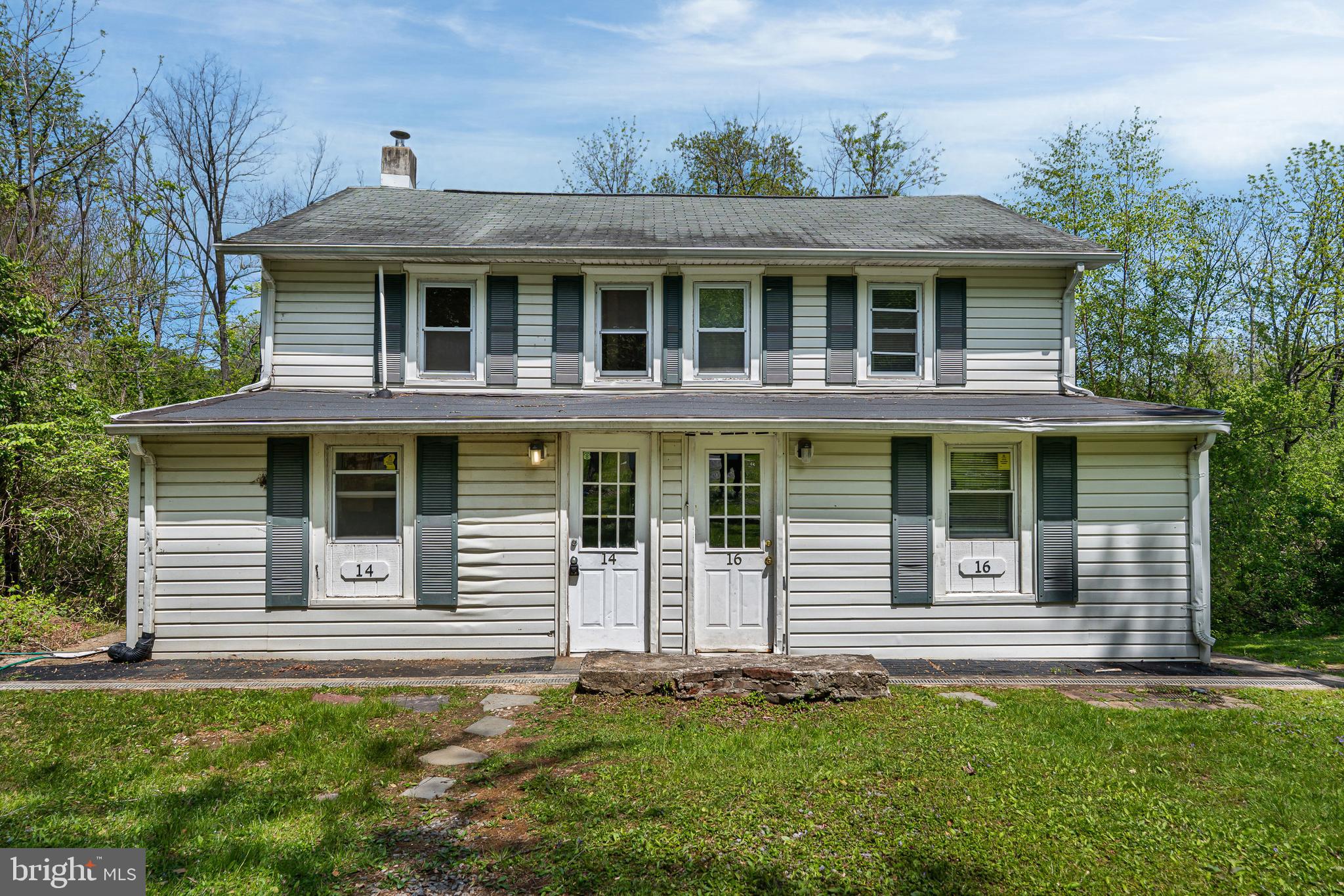 16 WHITE CLAY DRIVE