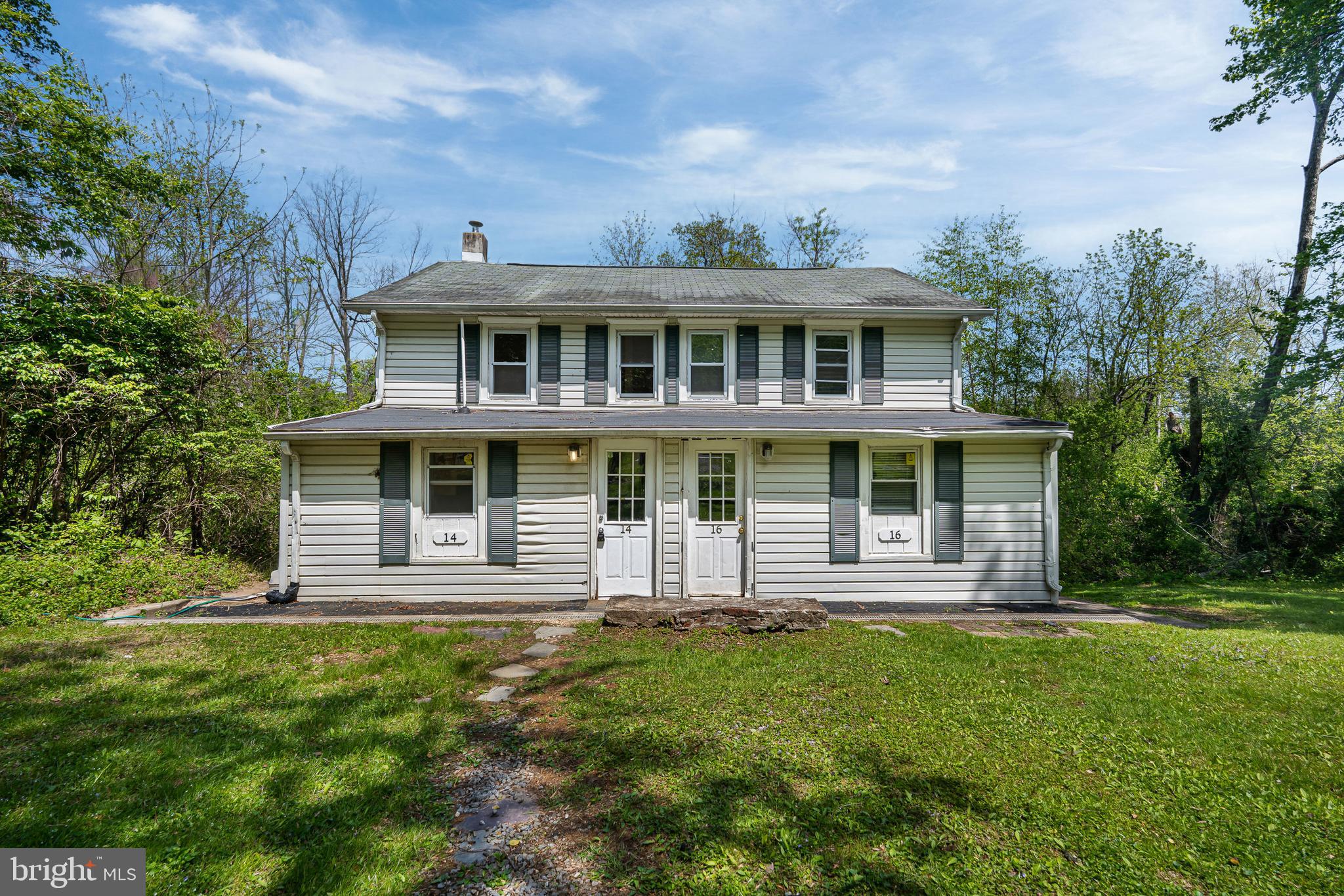16 WHITE CLAY DRIVE