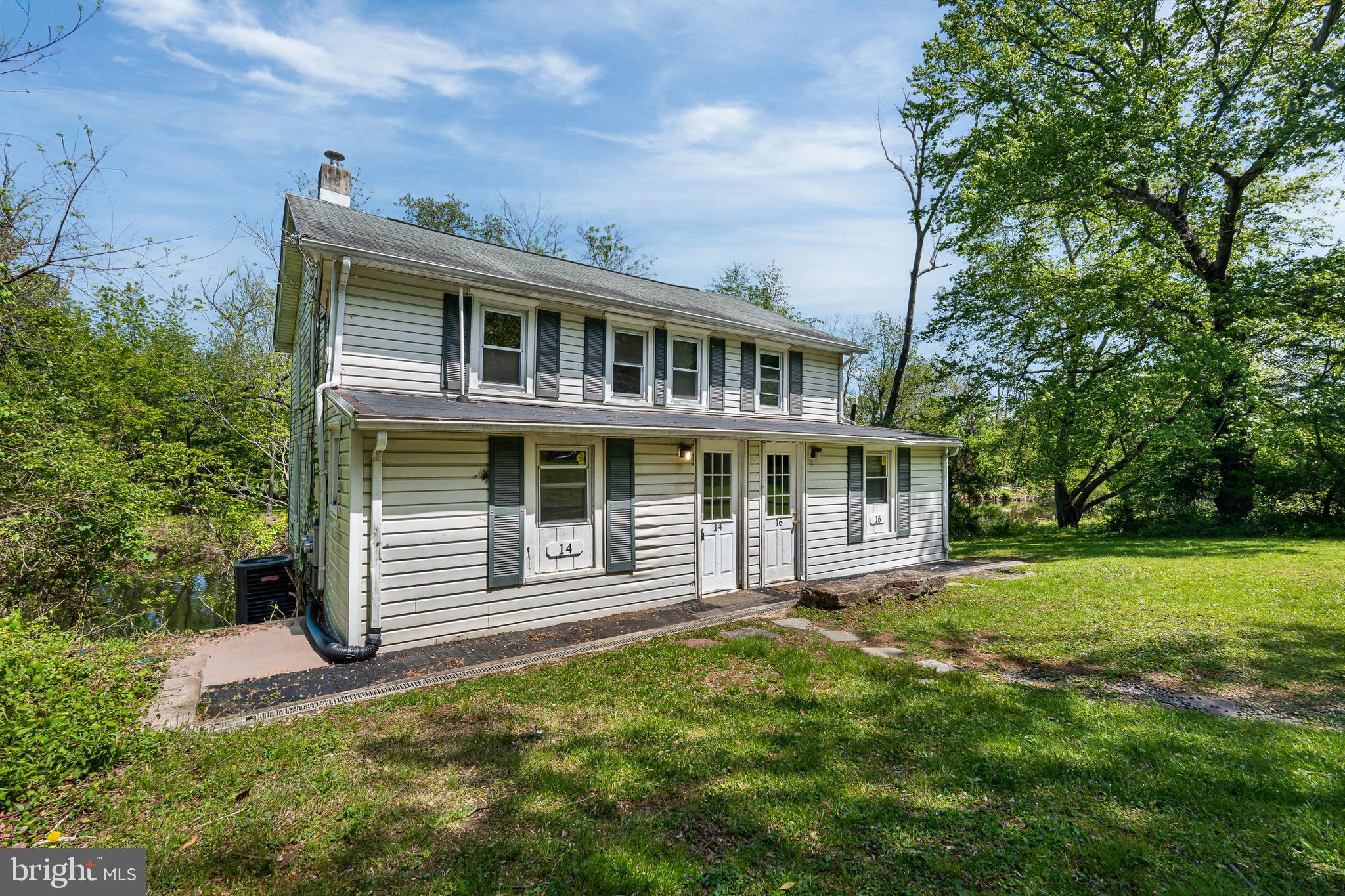 16 WHITE CLAY DRIVE