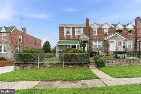 Townhouse For Sale - 1220 E 12th Street<br/> CRUM LYNNE, PA 19022