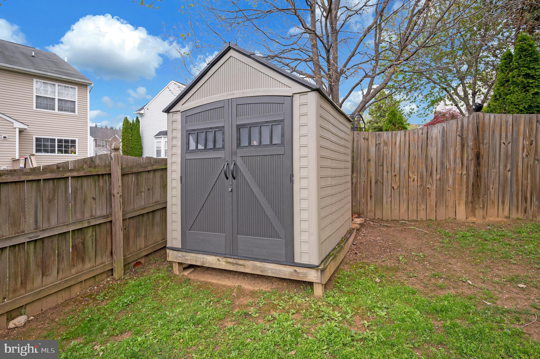 ENGLAND RUN NORTH - Residential