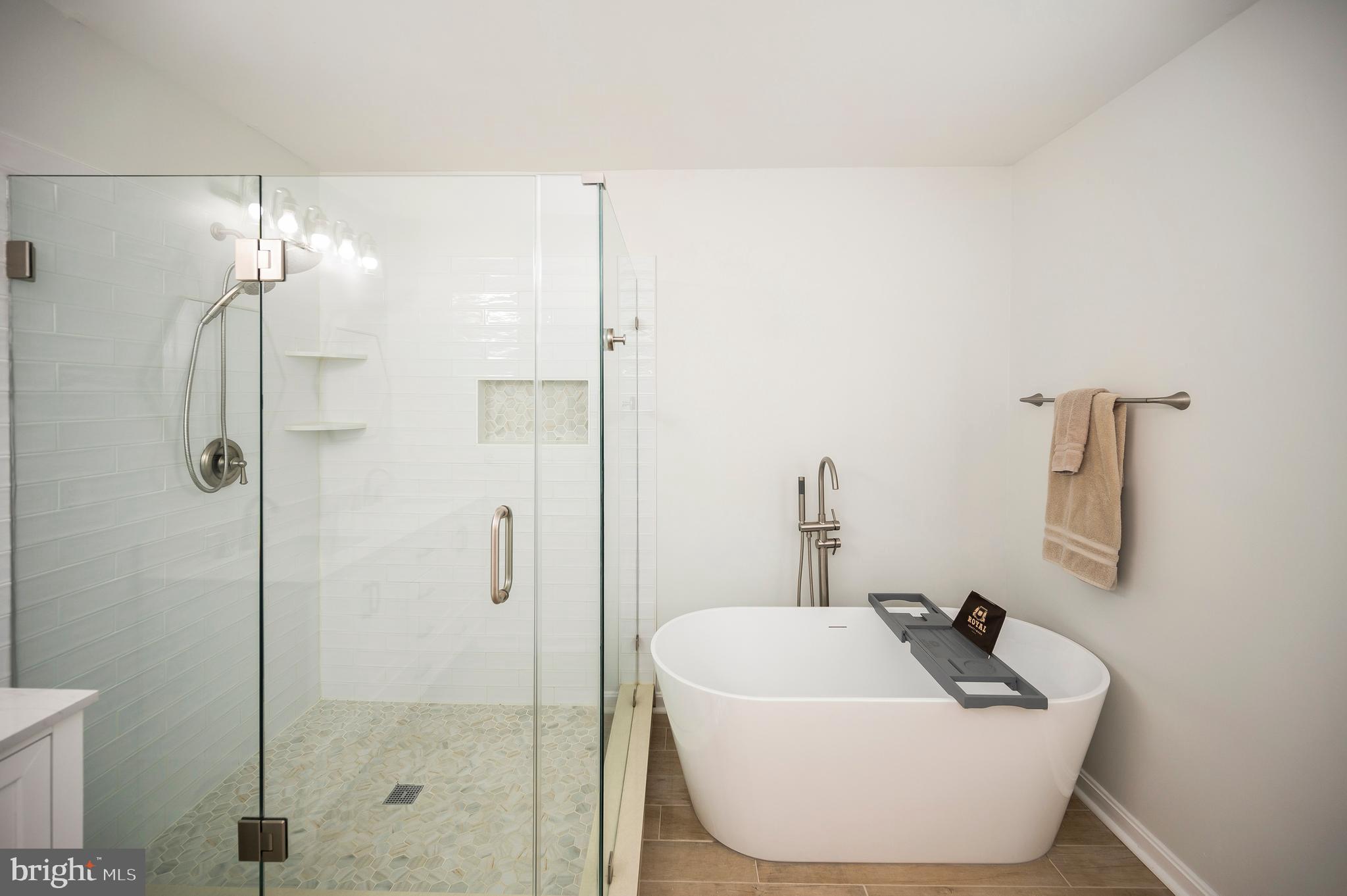 ENGLAND RUN NORTH - Residential