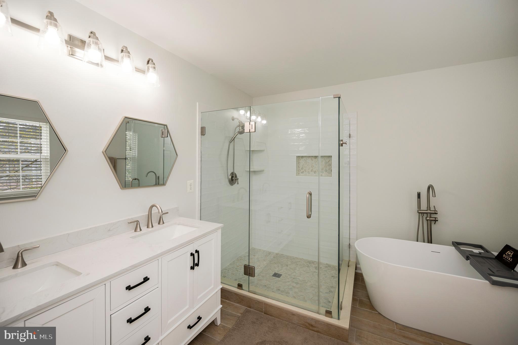 ENGLAND RUN NORTH - Residential