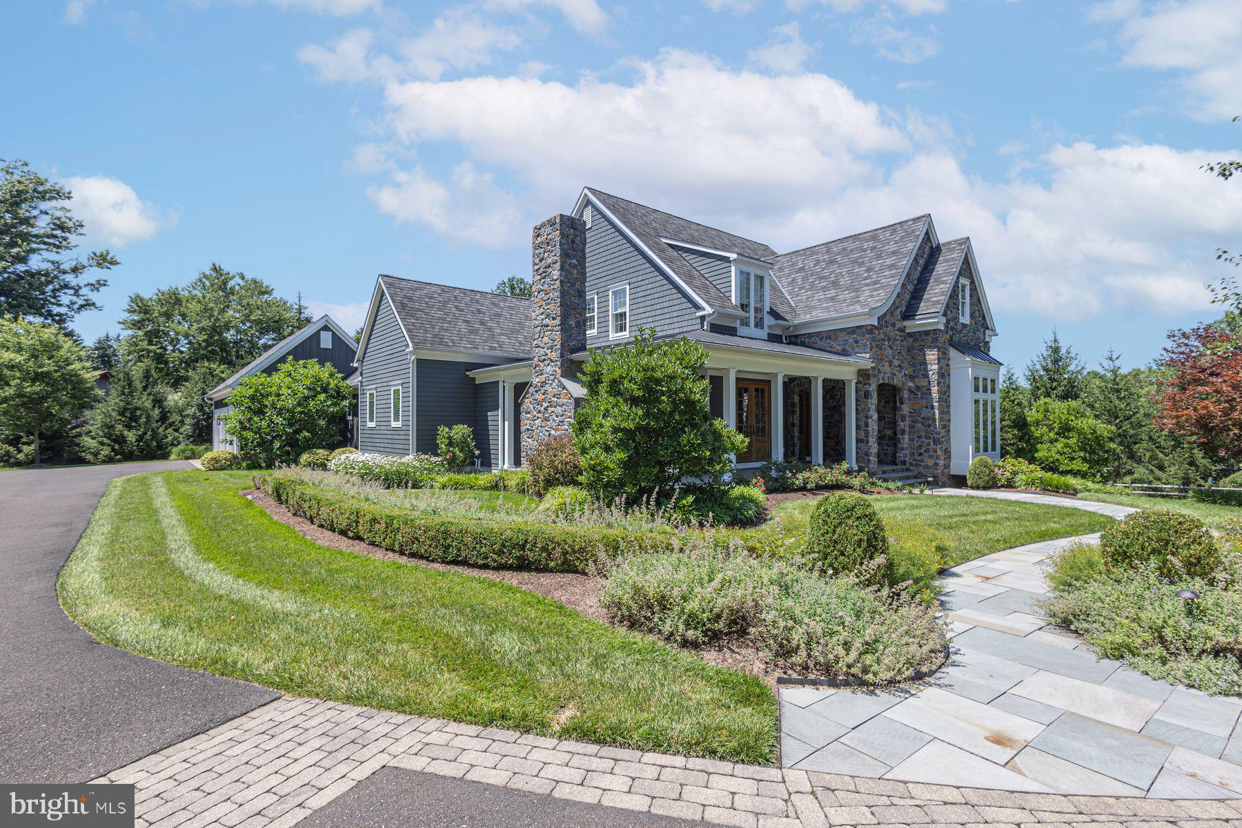 3498 WELLSFORD LANE