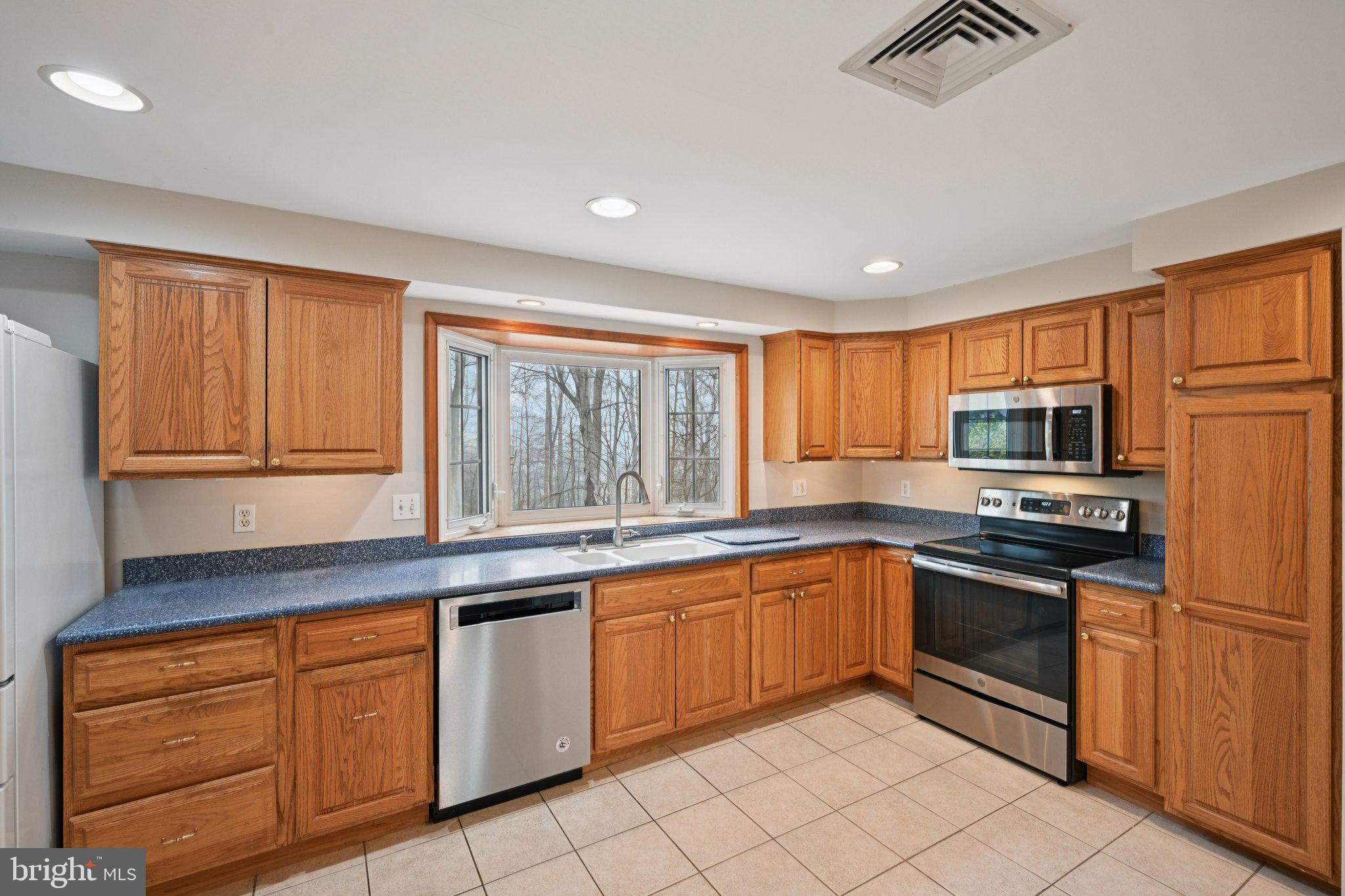 WHITFORD HILLS - Residential