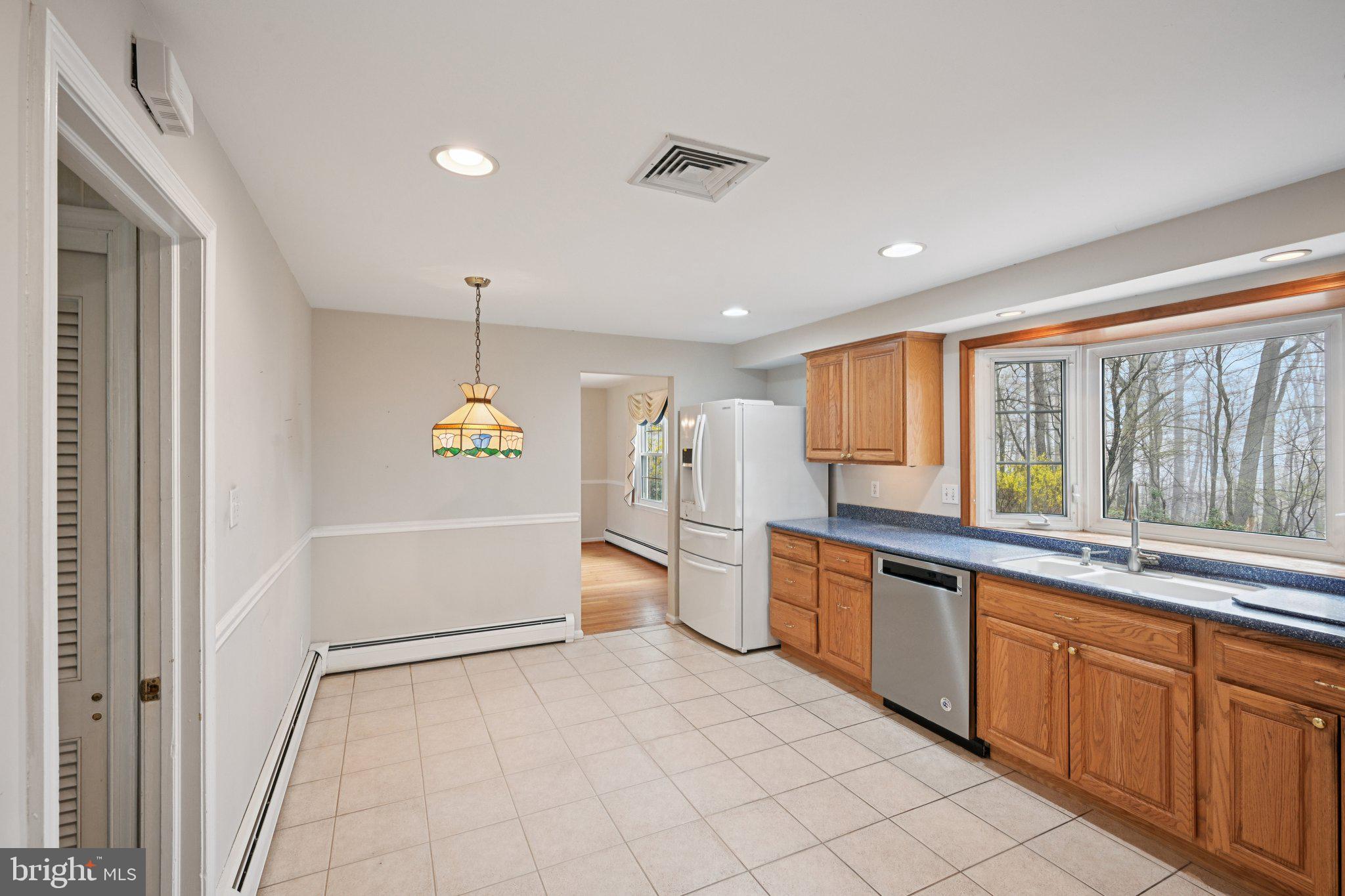 WHITFORD HILLS - Residential