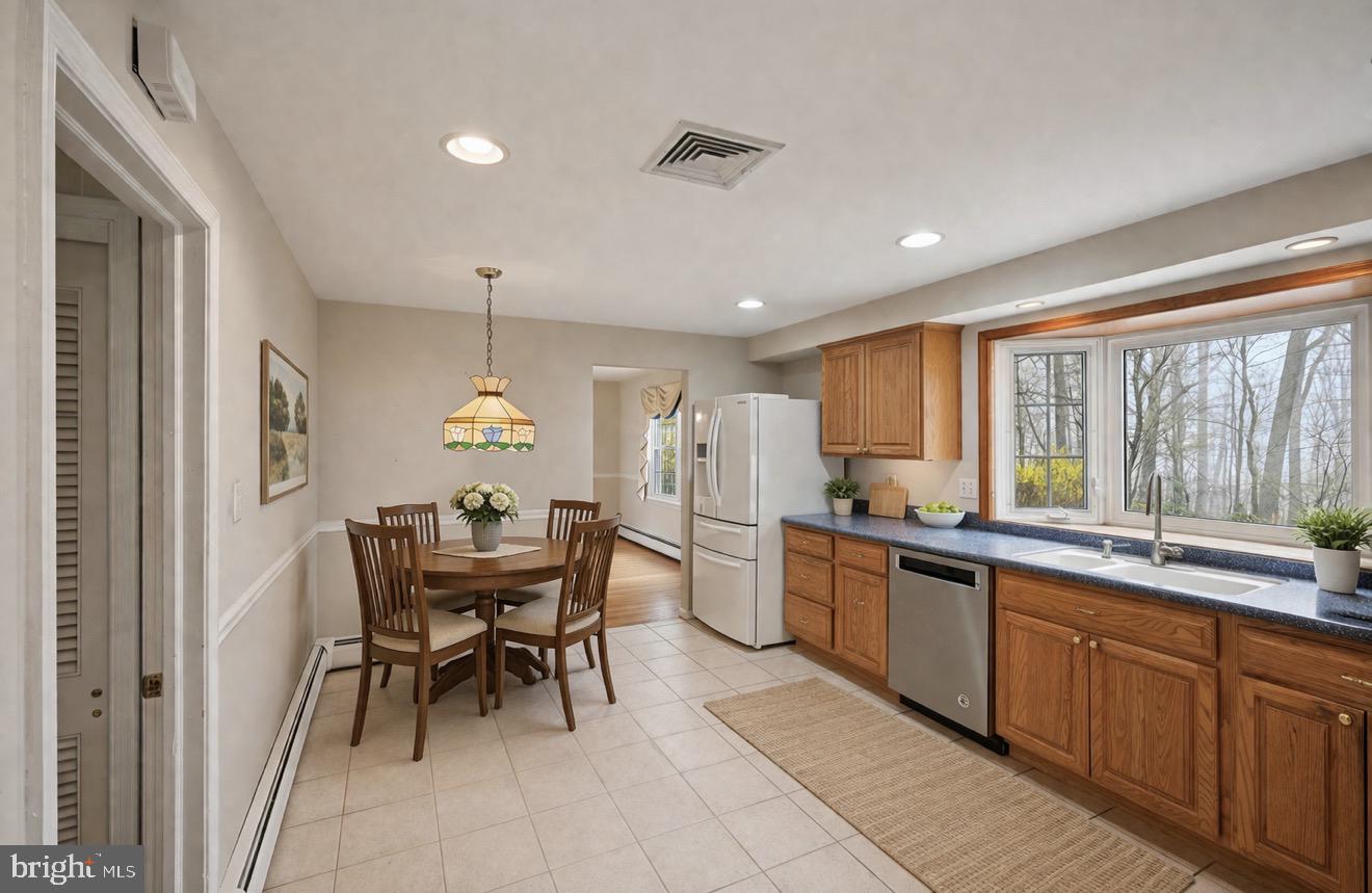 WHITFORD HILLS - Residential