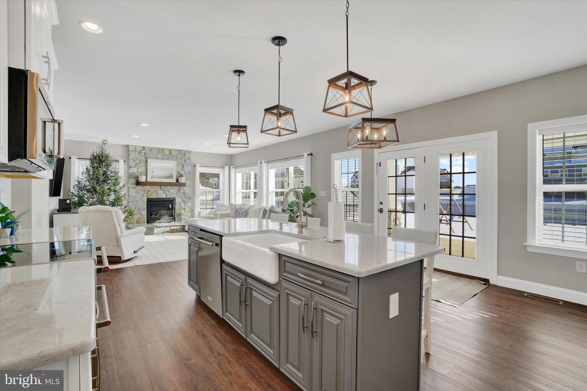 HAMILTON'S OVERLOOK - Residential