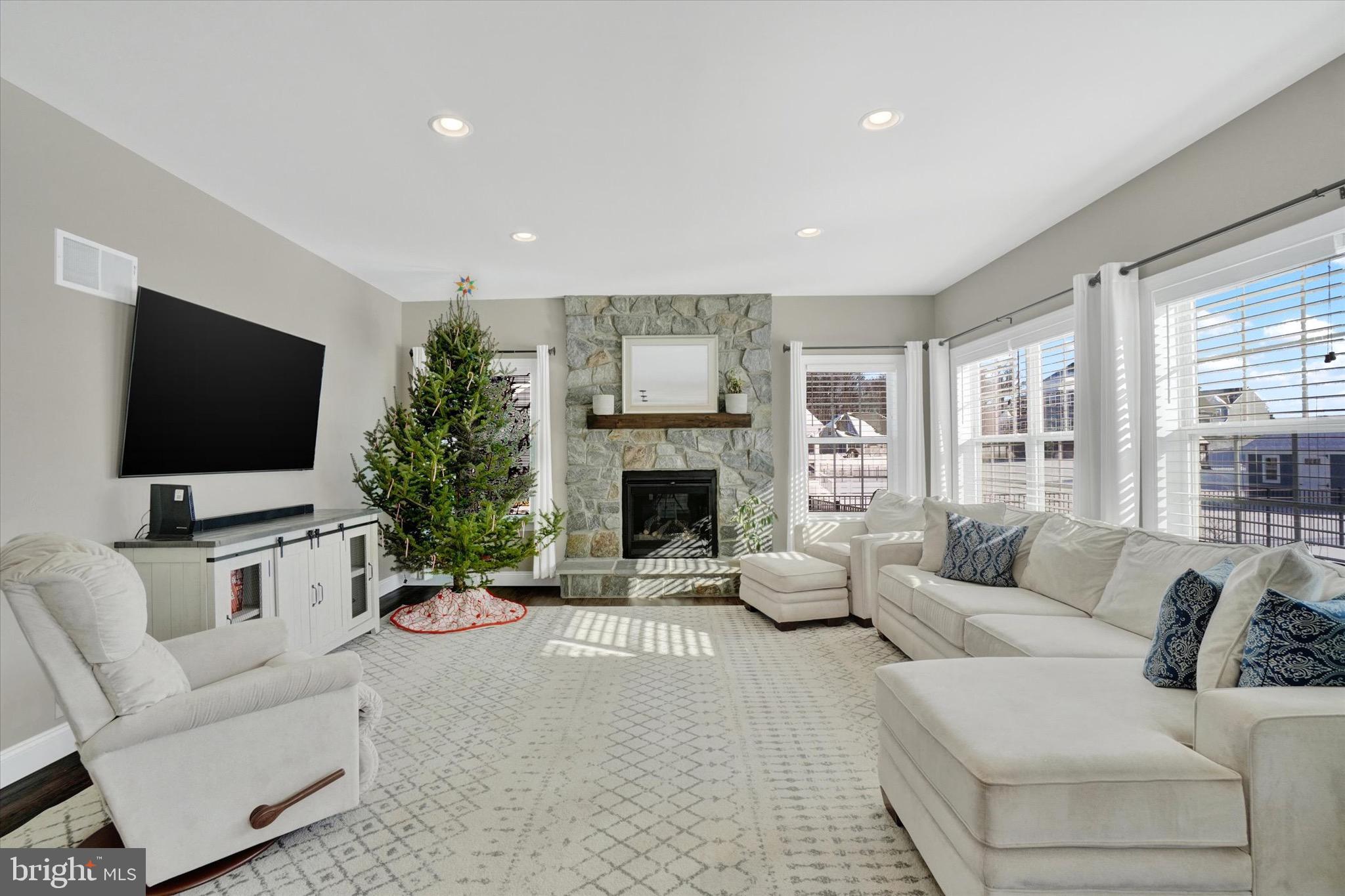 HAMILTON'S OVERLOOK - Residential