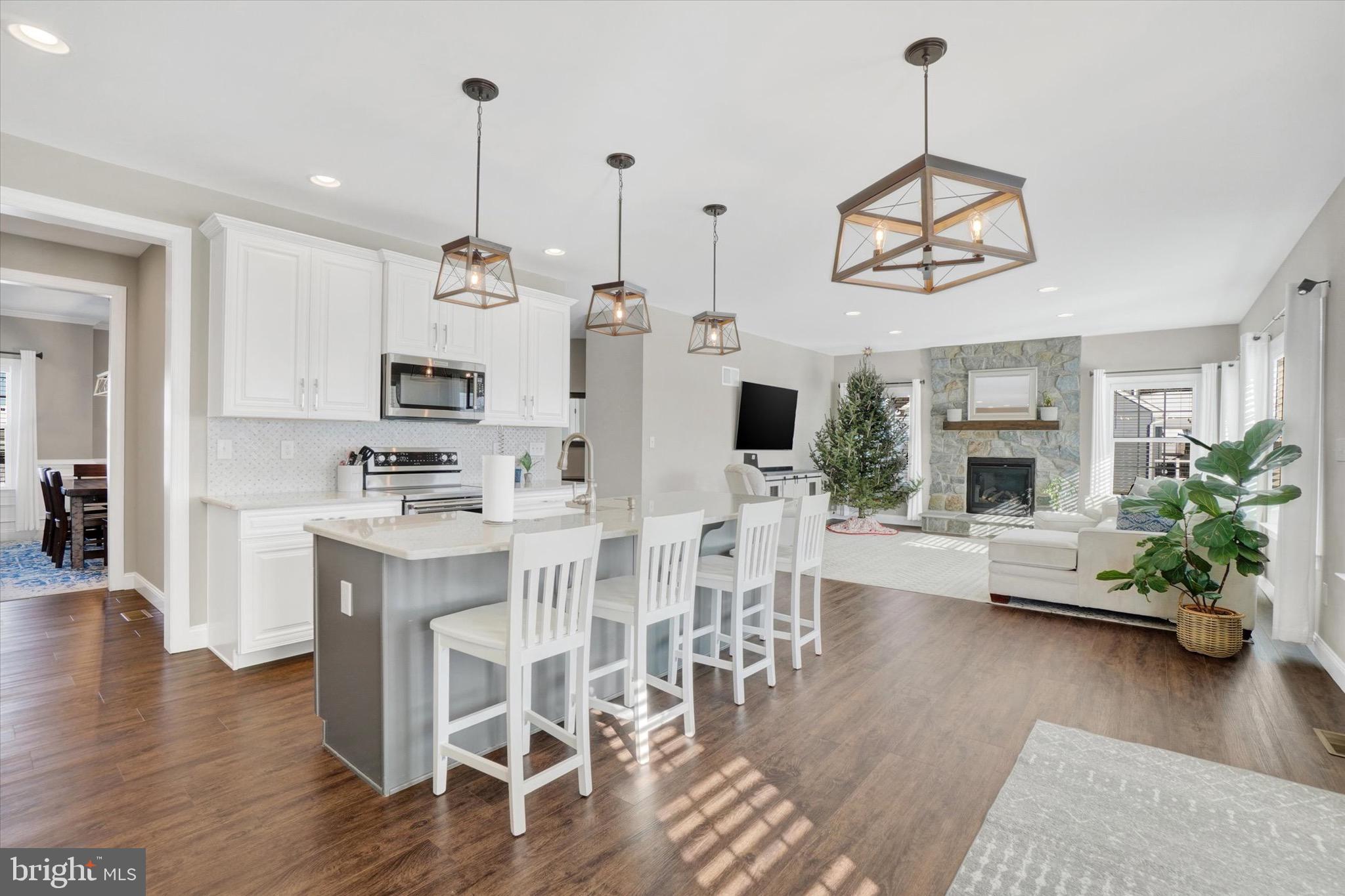 HAMILTON'S OVERLOOK - Residential