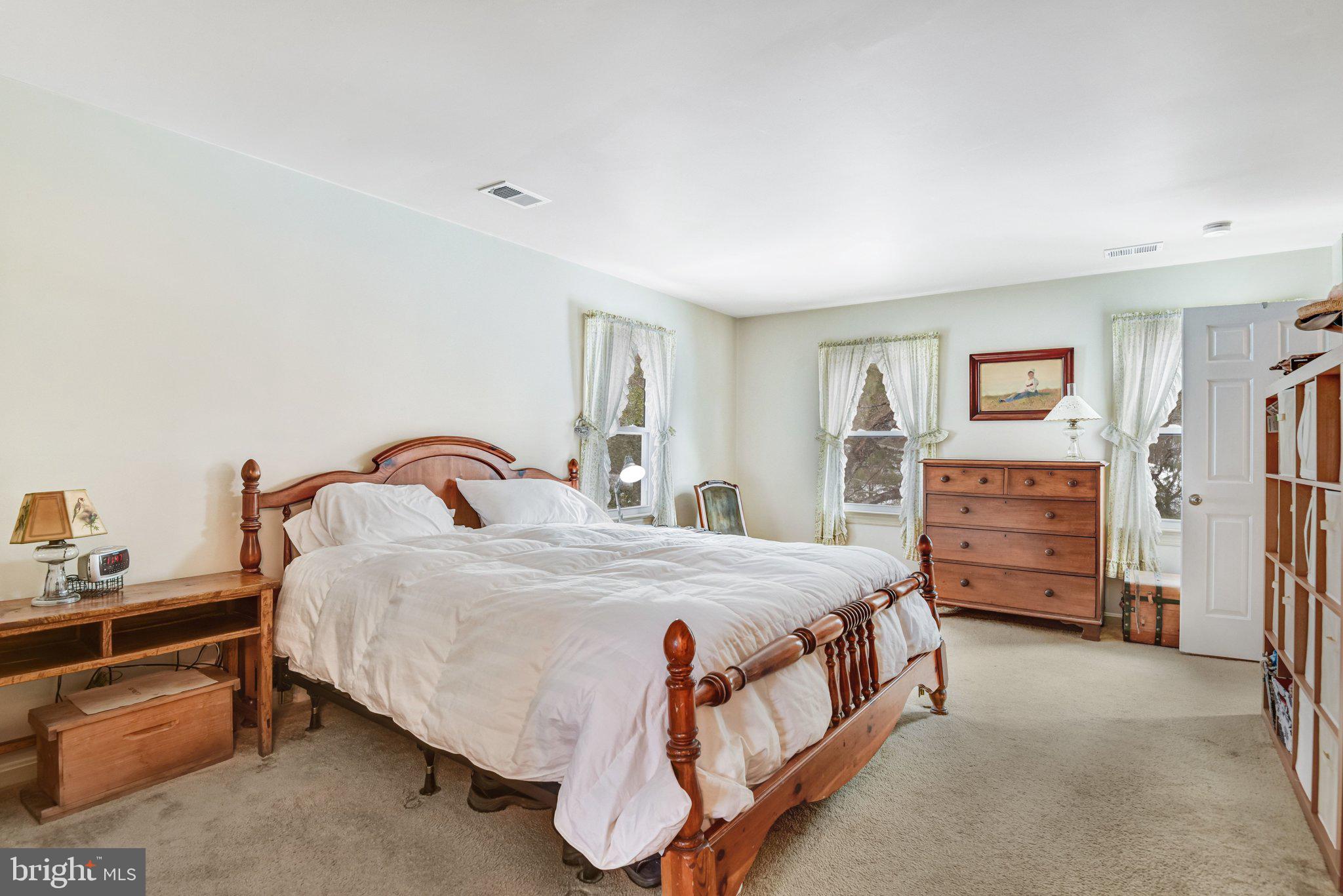 MOSBY WOODS - Residential