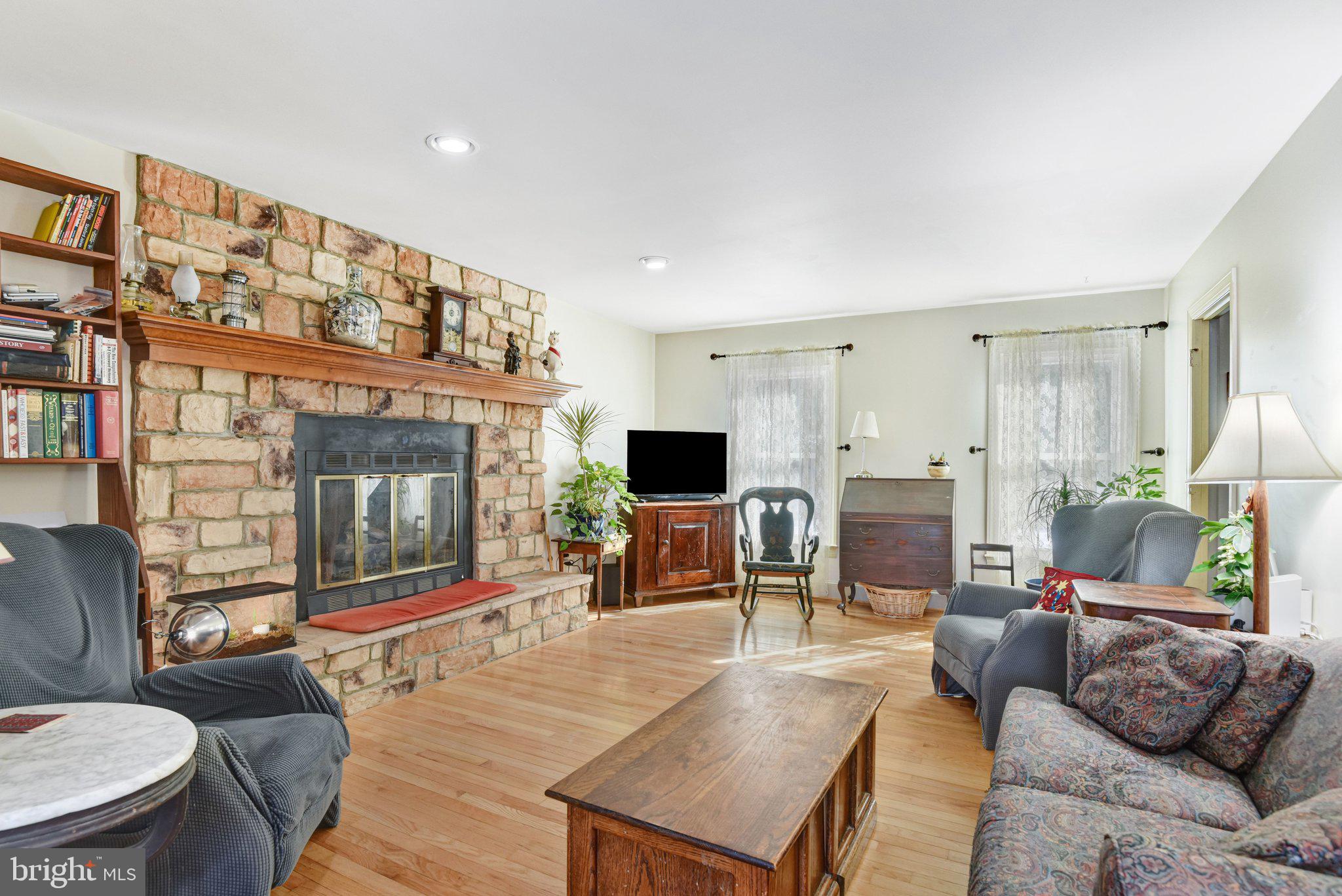 MOSBY WOODS - Residential