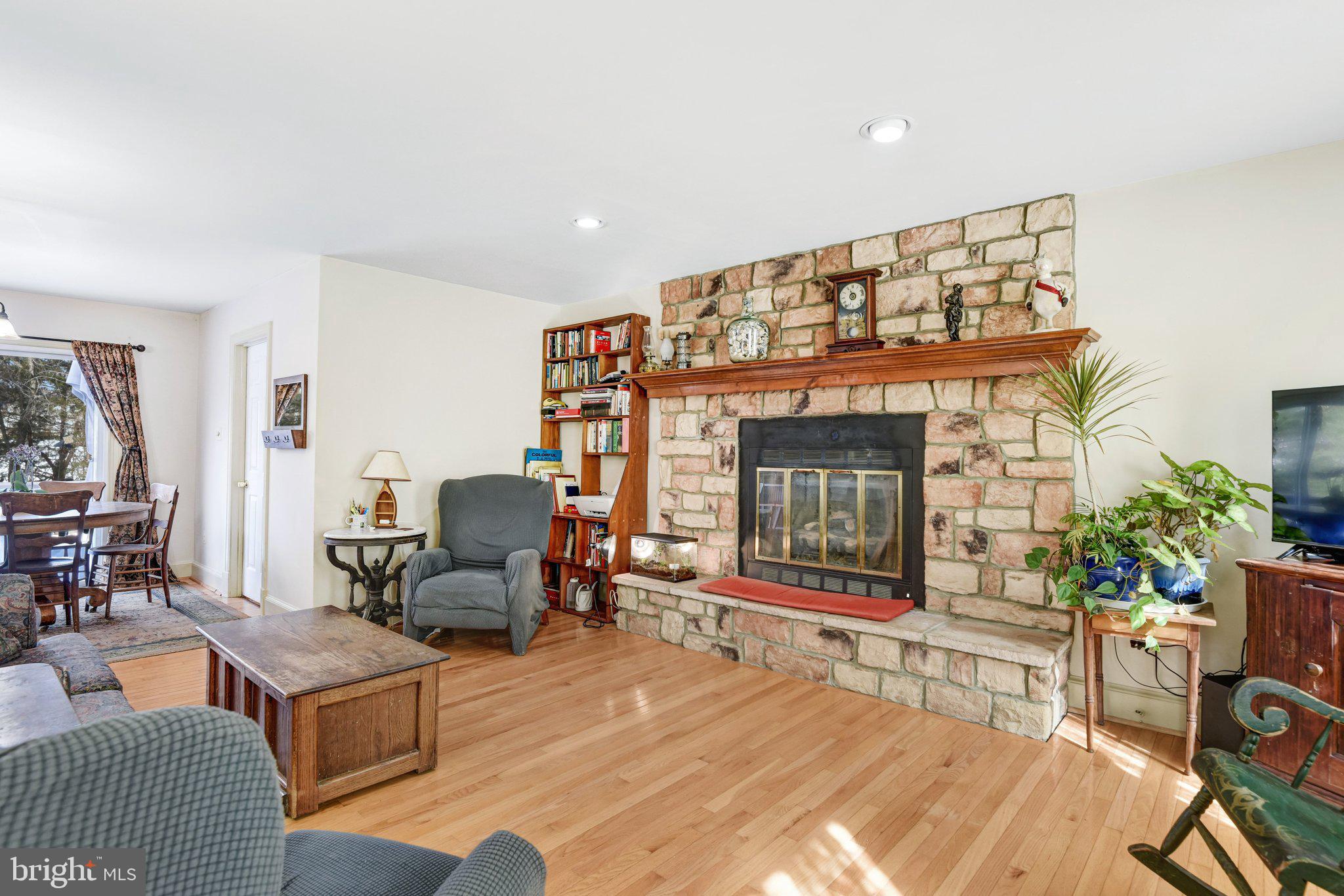 MOSBY WOODS - Residential