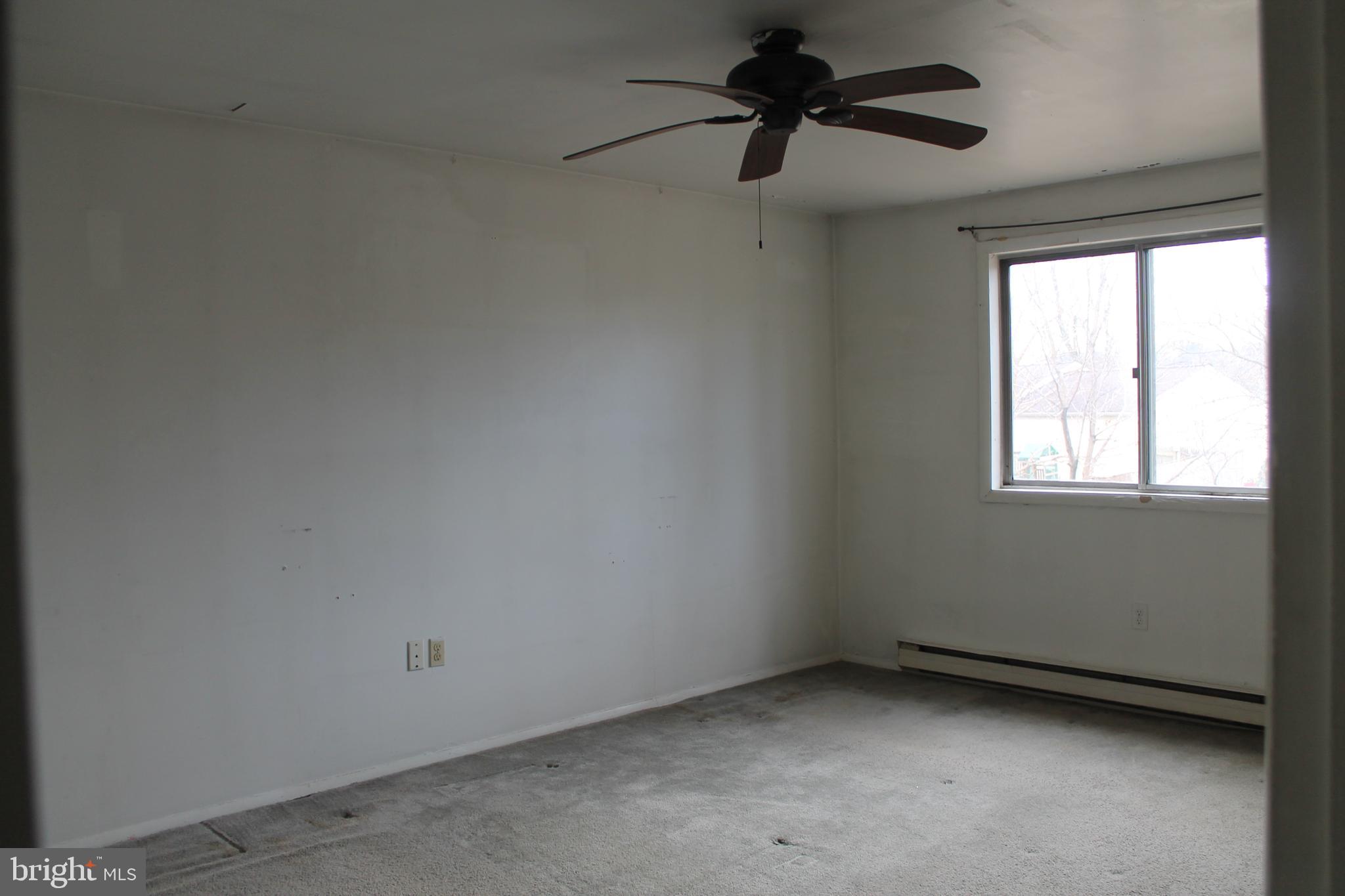 VILLAGE PARK - Residential