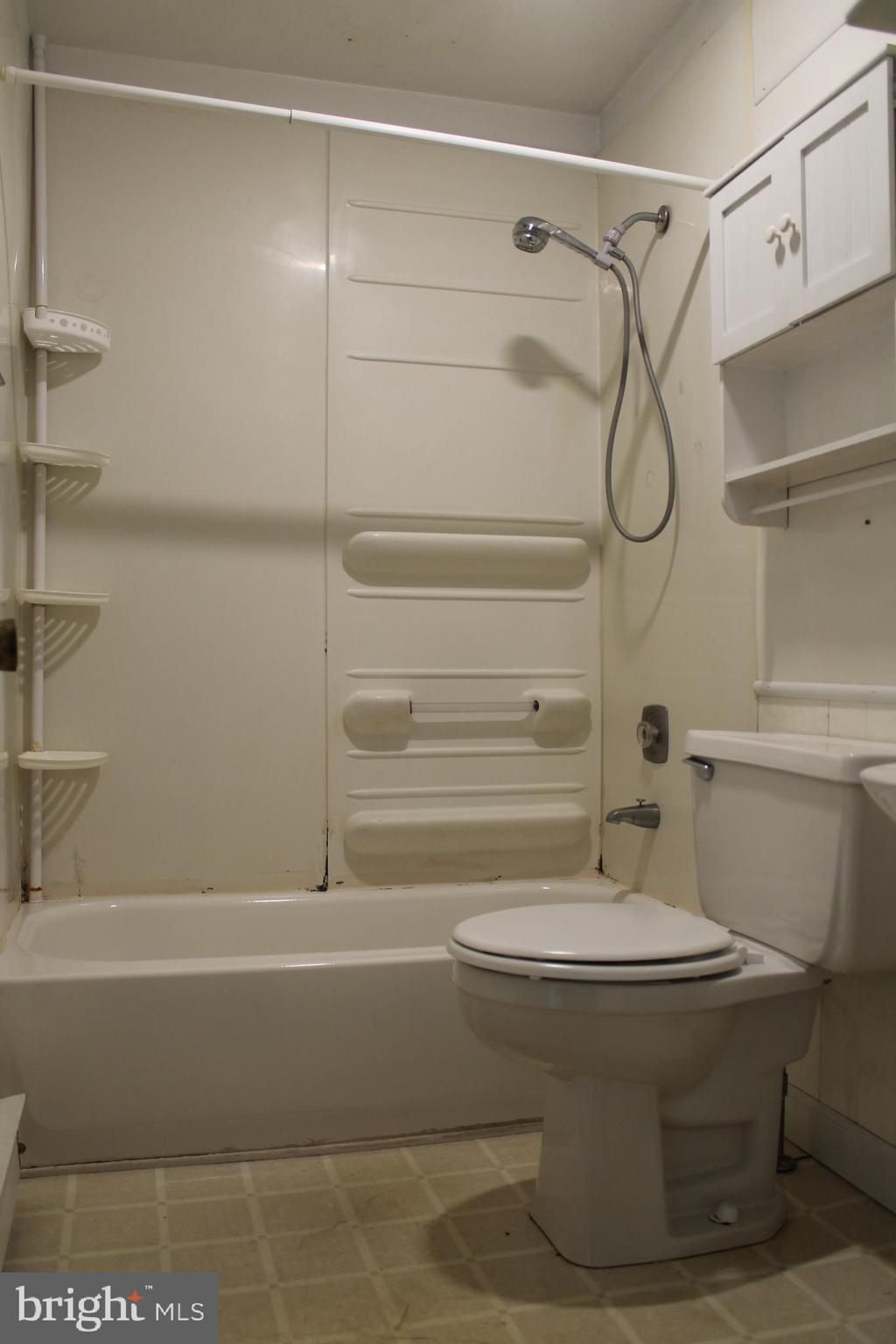 VILLAGE PARK - Residential