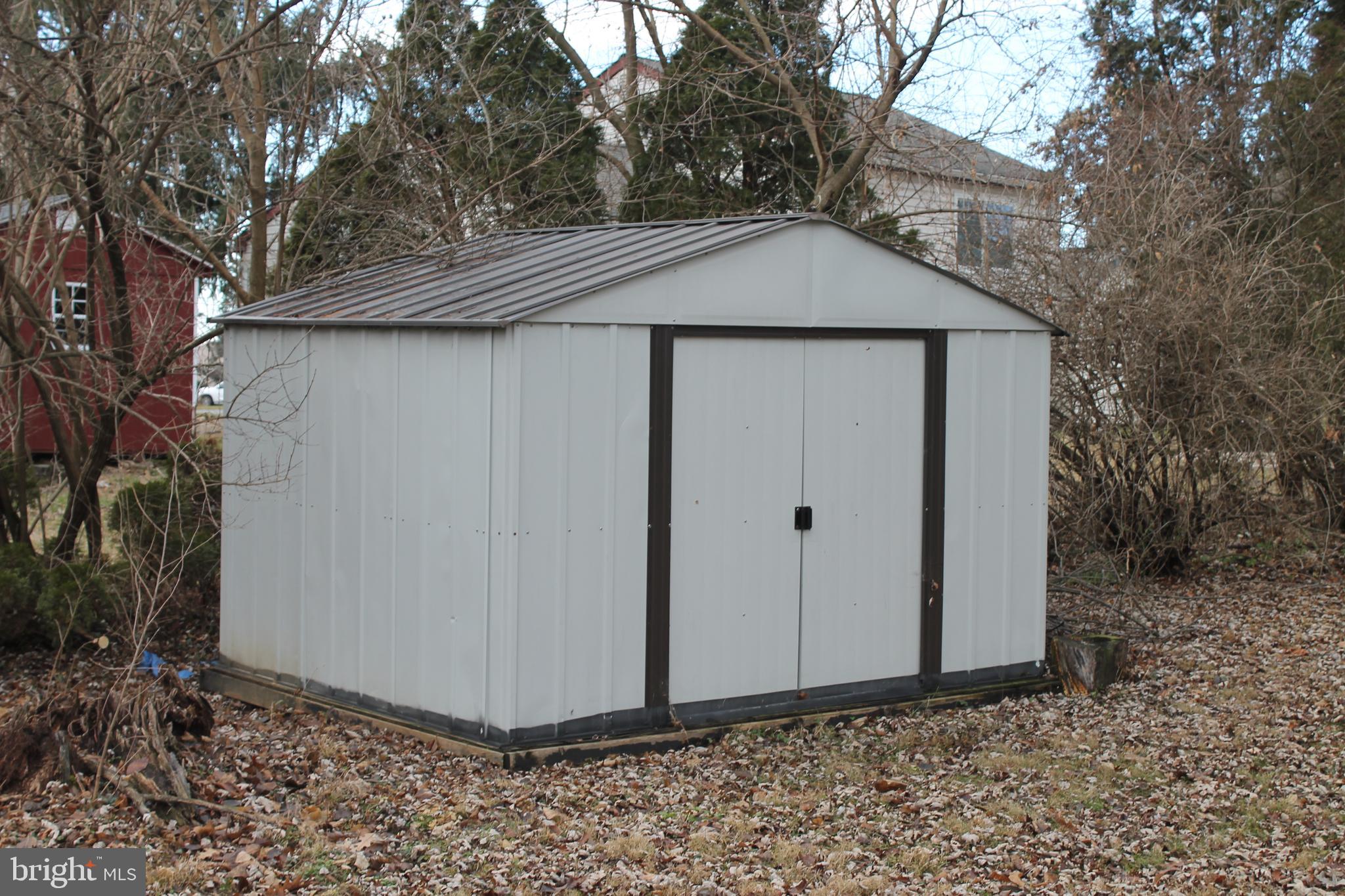 VILLAGE PARK - Residential