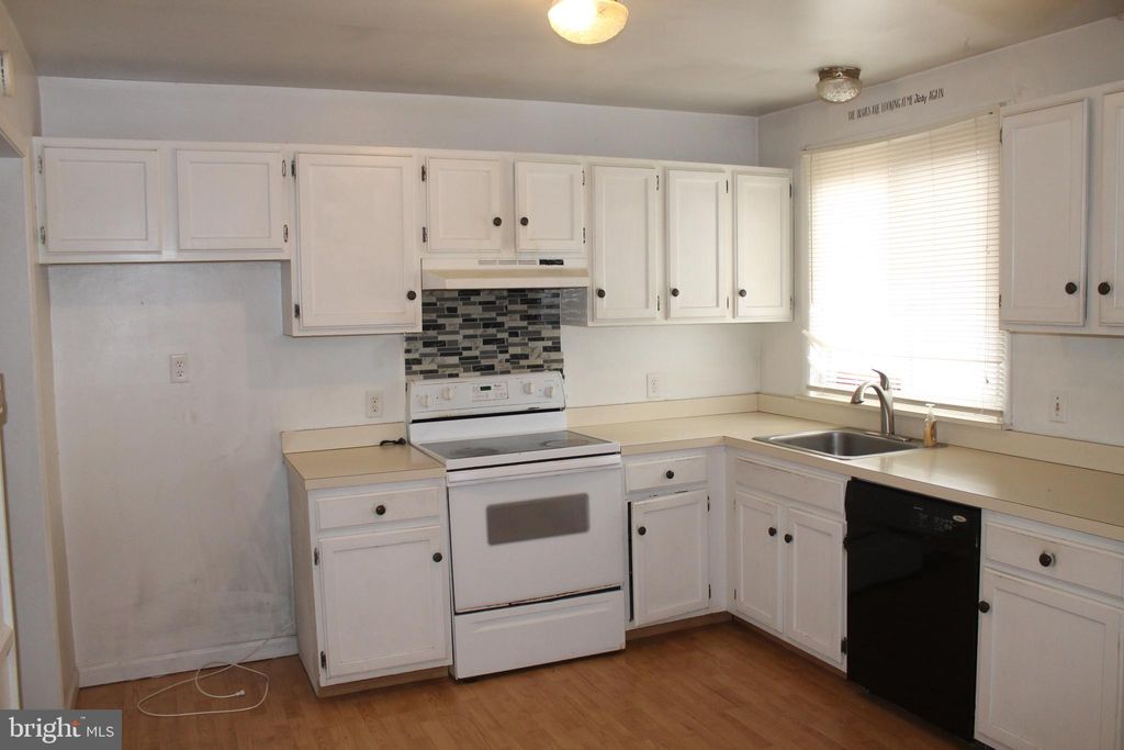 Photo of 182 Warren Way, LANCASTER, PA 17601 (MLS # PALA2081656)