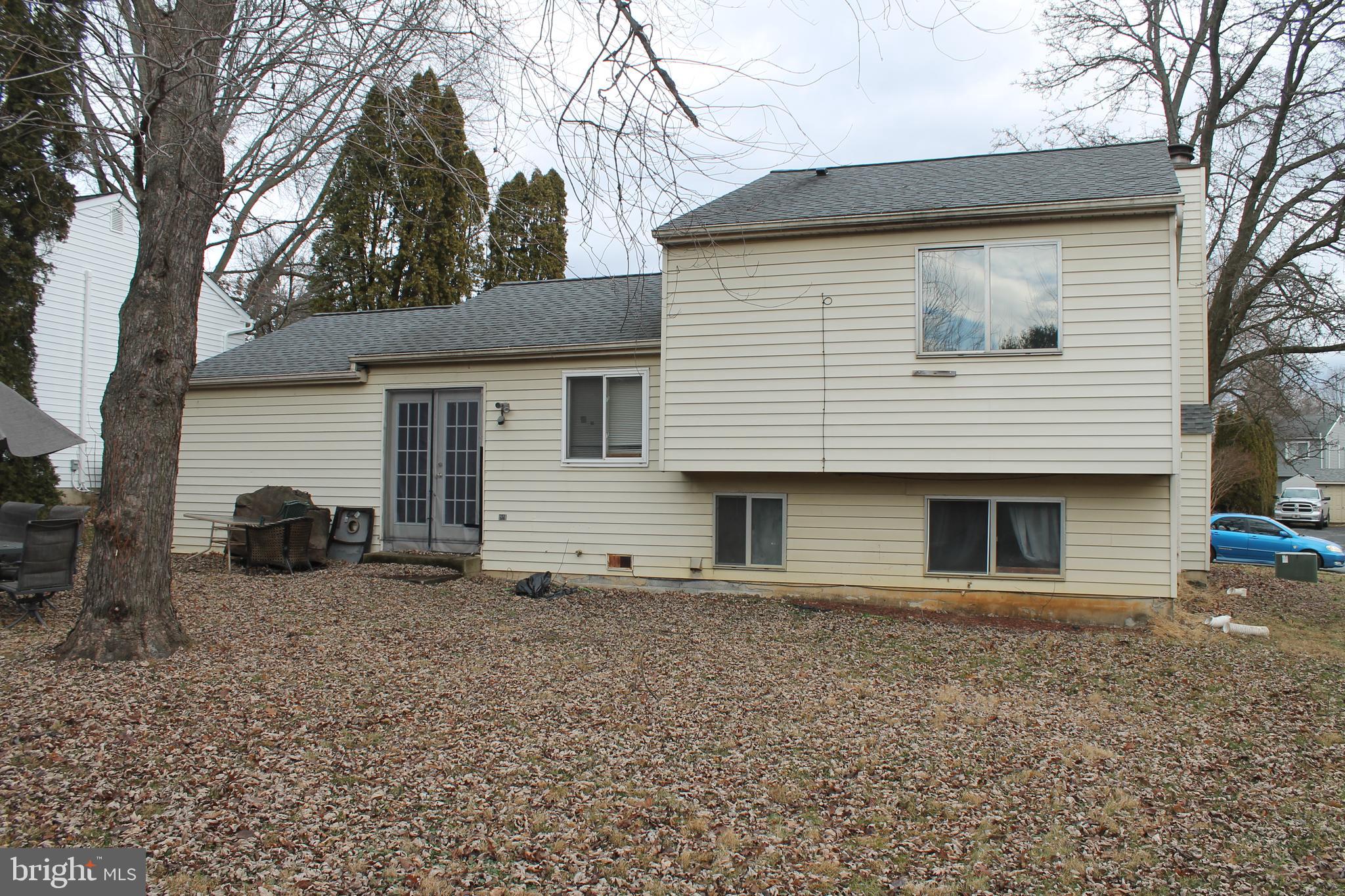 VILLAGE PARK - Residential