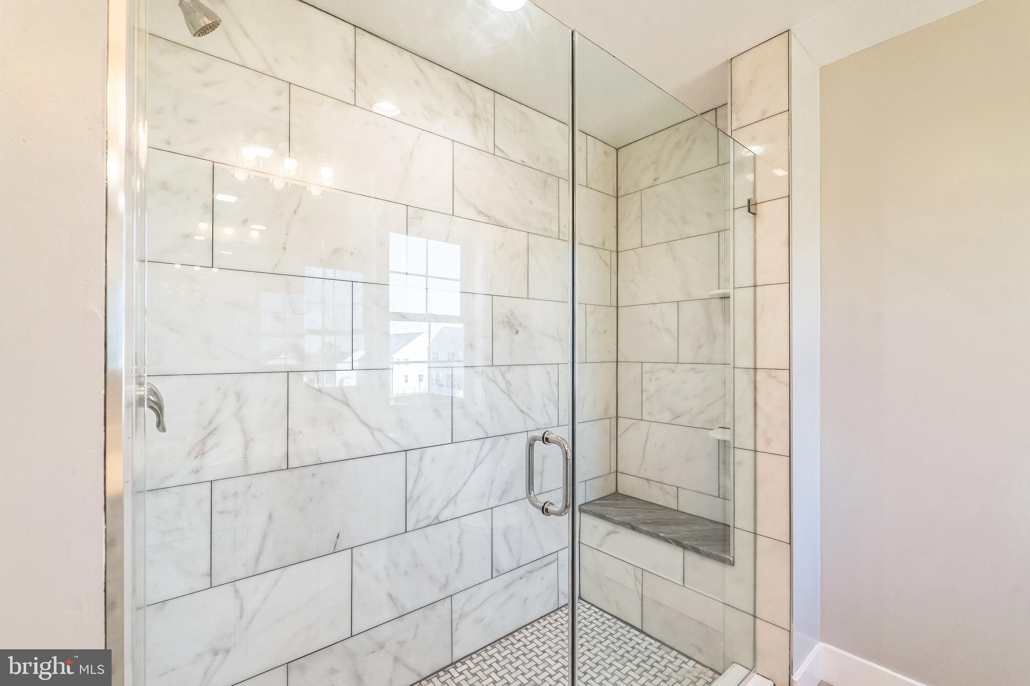 COLONIAL - Residential