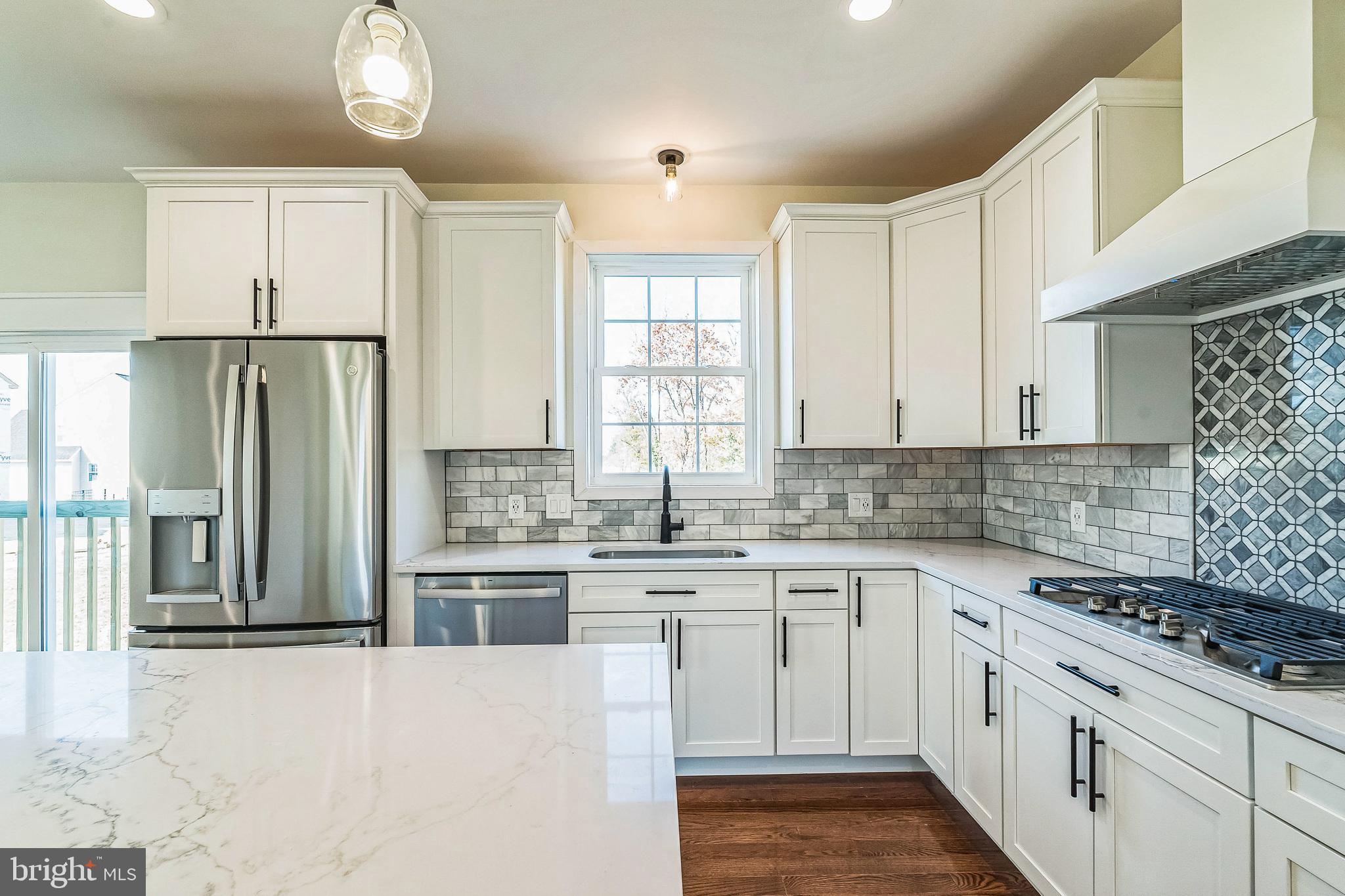 COLONIAL - Residential