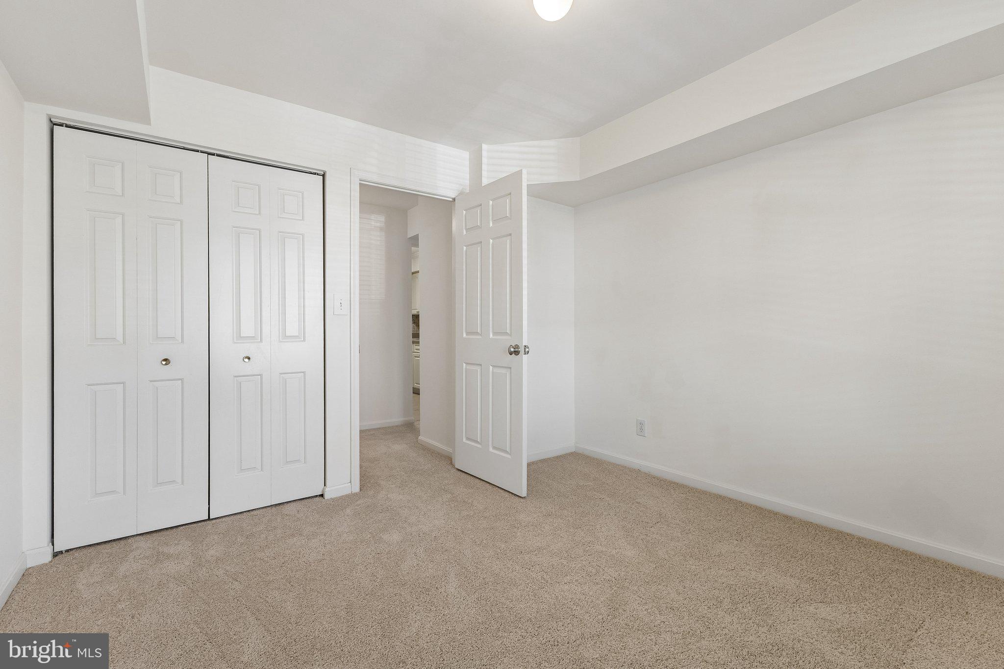 PONDS AT CENTREVILLE - Residential