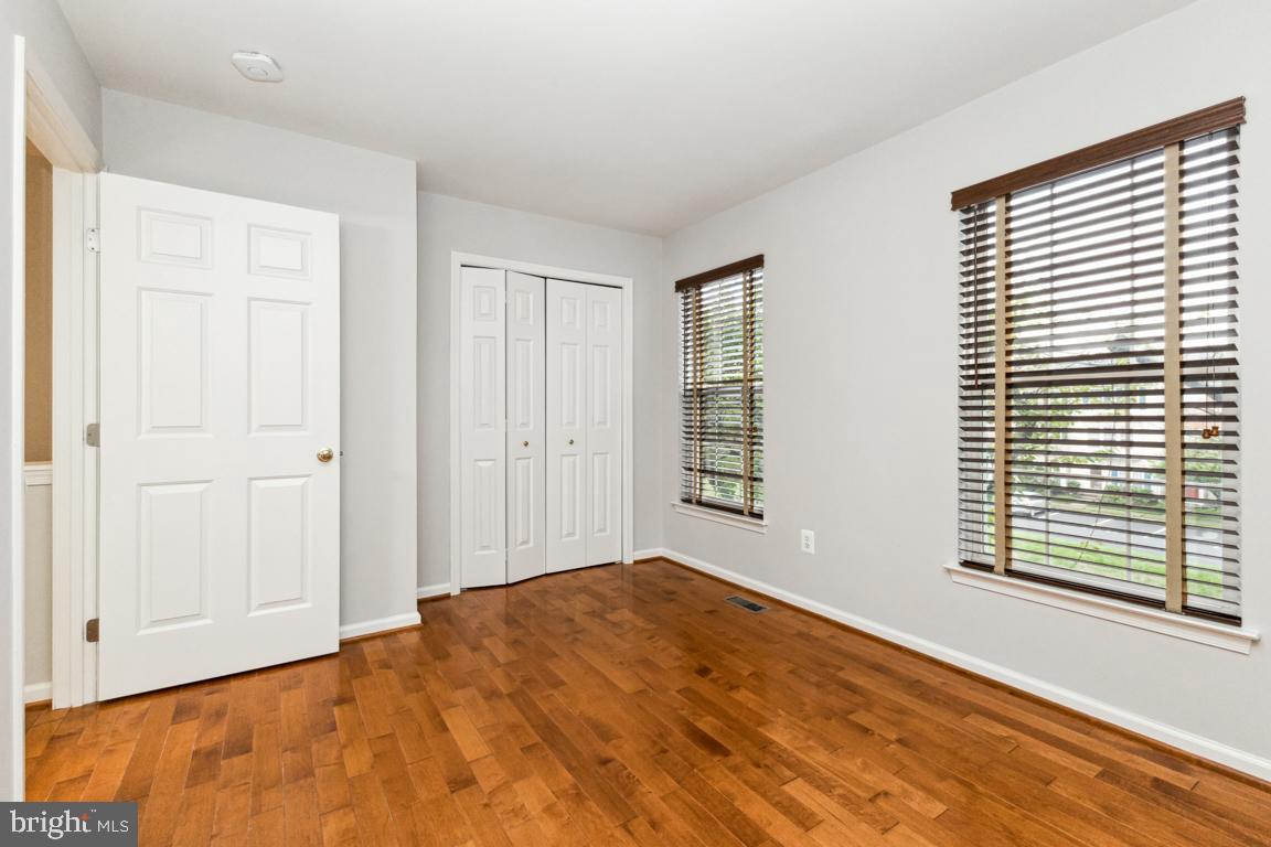 ASHBURN VILLAGE - Residential