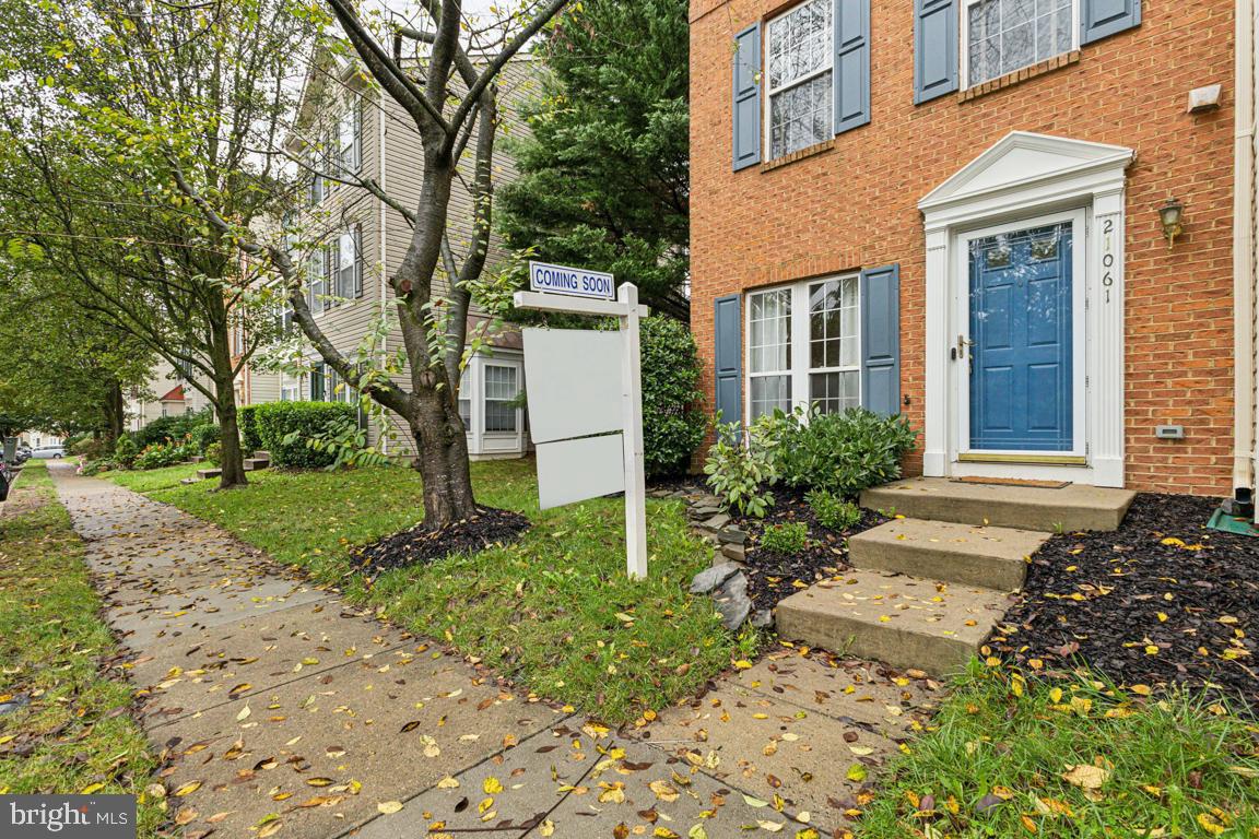 ASHBURN VILLAGE - Residential